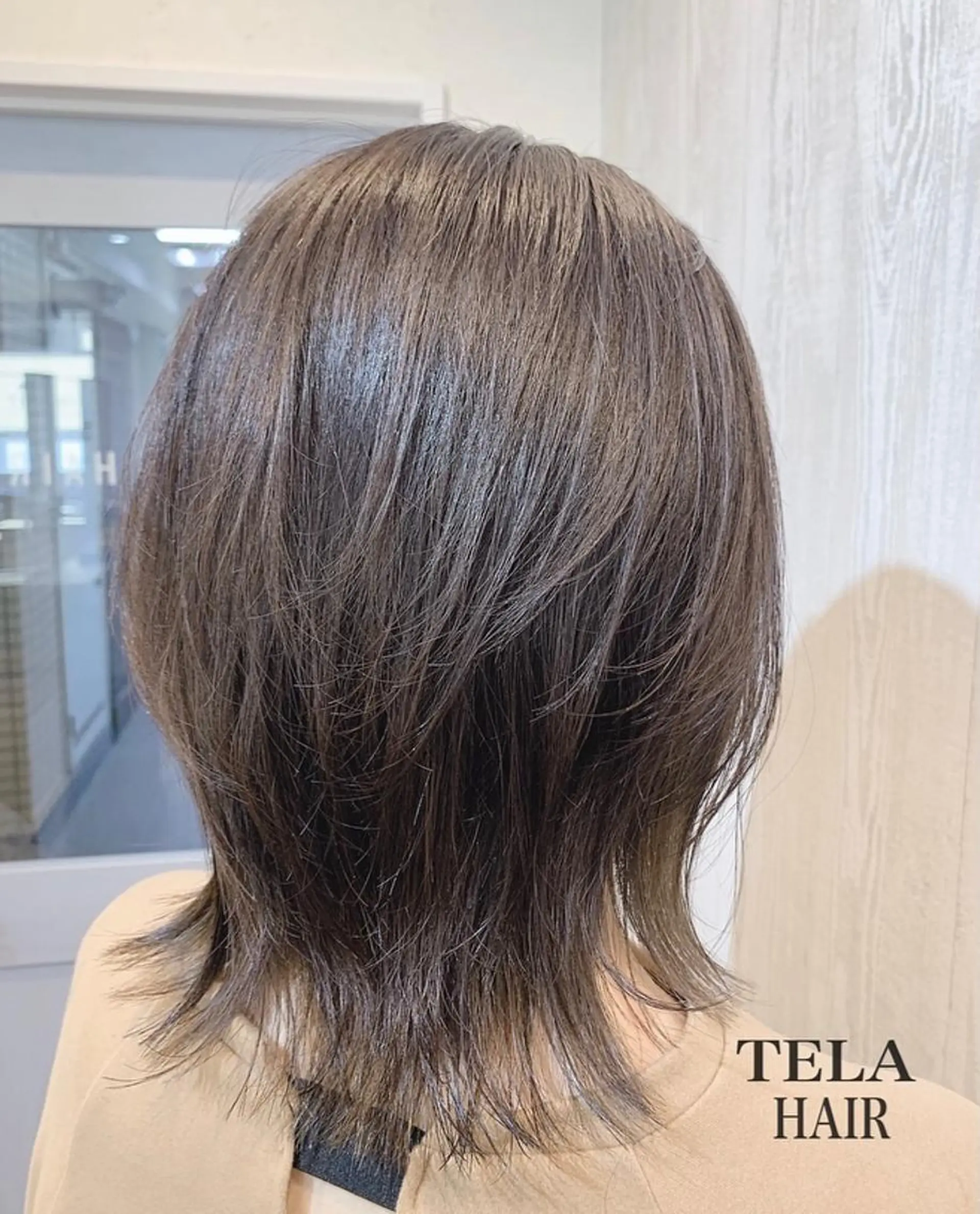 ミディアム カラー ヘアアレンジ ミディアムレイヤー アッシュ レイヤーカット HUENEST アカデミーサロンのヘアスタイル