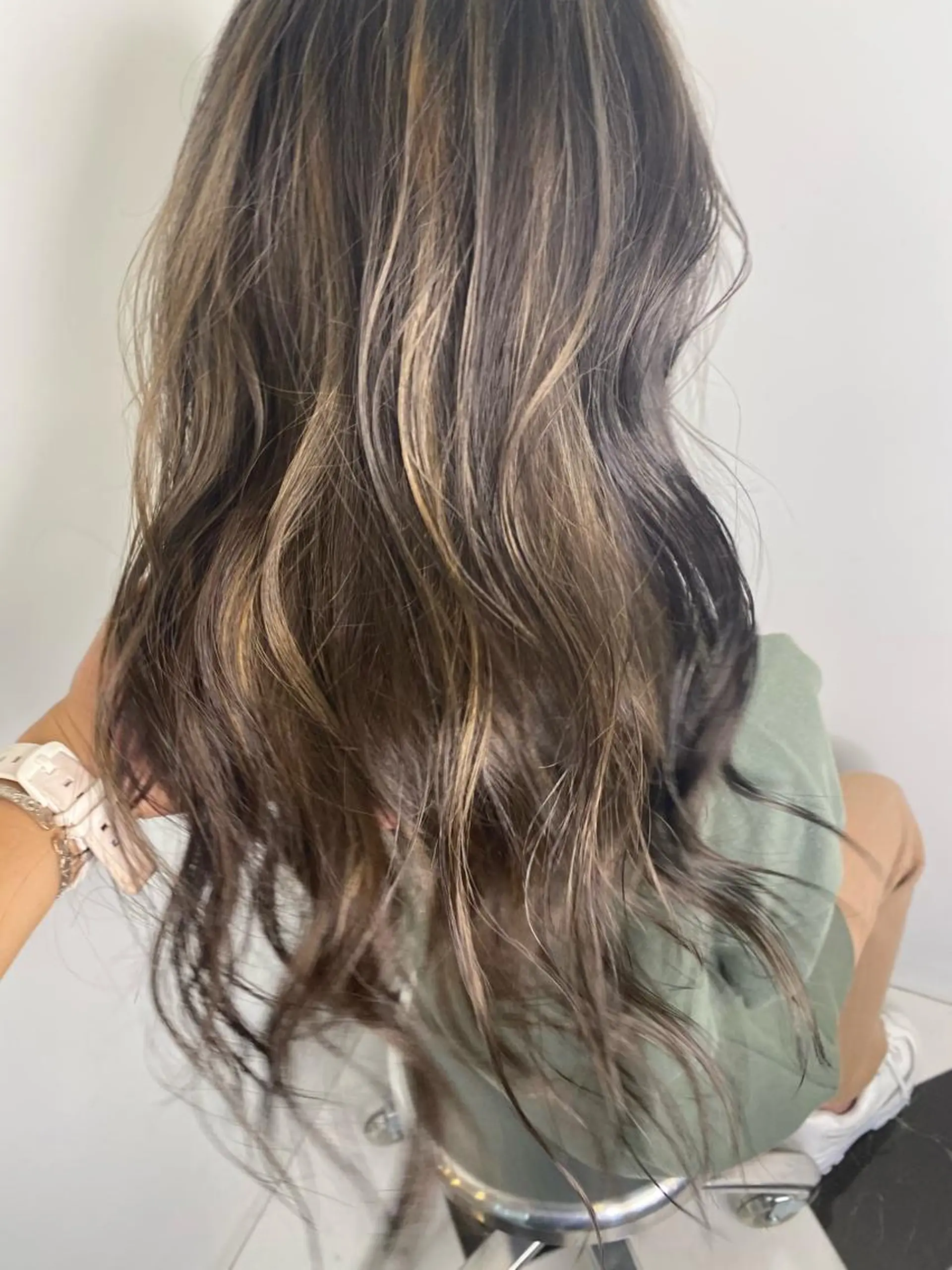 ロング カラー ハイライトカラー ハイライト ma naのヘアスタイル