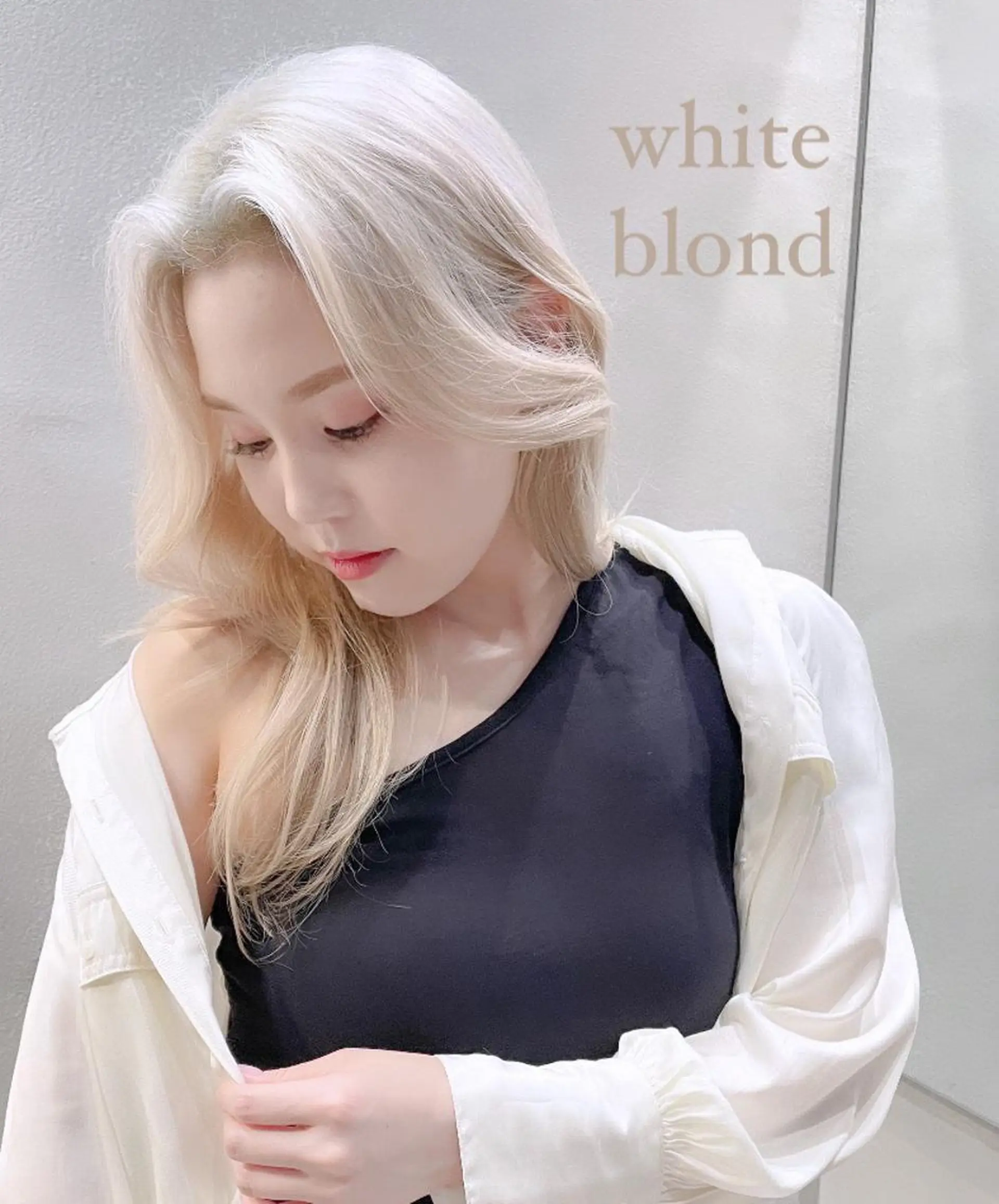 セミロング カラー ベージュカラー ブリーチ ブロンド ハイトーンカラー ホワイトベージュ 透明感カラー×小 顔レイヤー♡ヒデさんのヘアスタイル