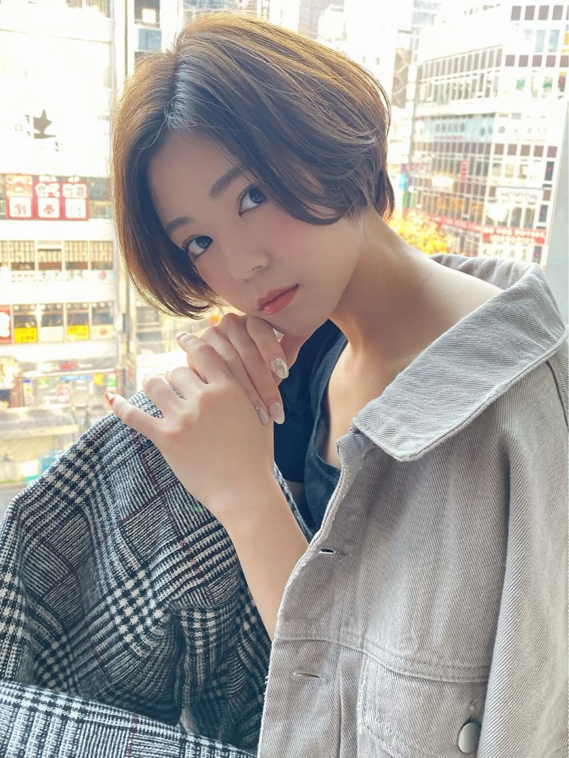 ショート 前地 麻衣のヘアスタイル