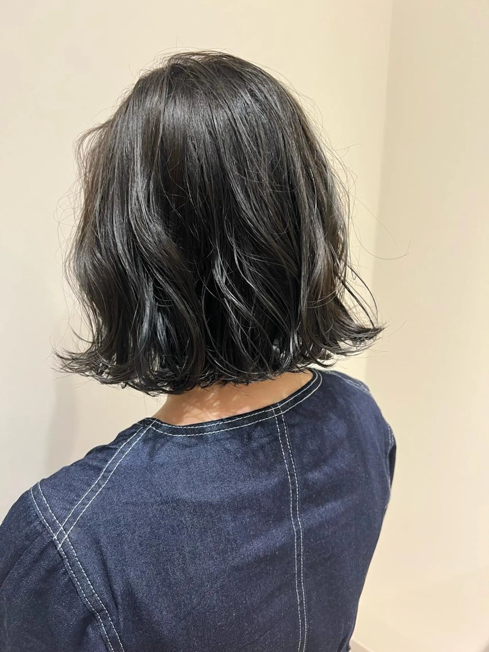 ショート カラー ヘアアレンジ 透明感カラー ボブ 暗髪カラー🫐パーマ おくだりんかのヘアスタイル
