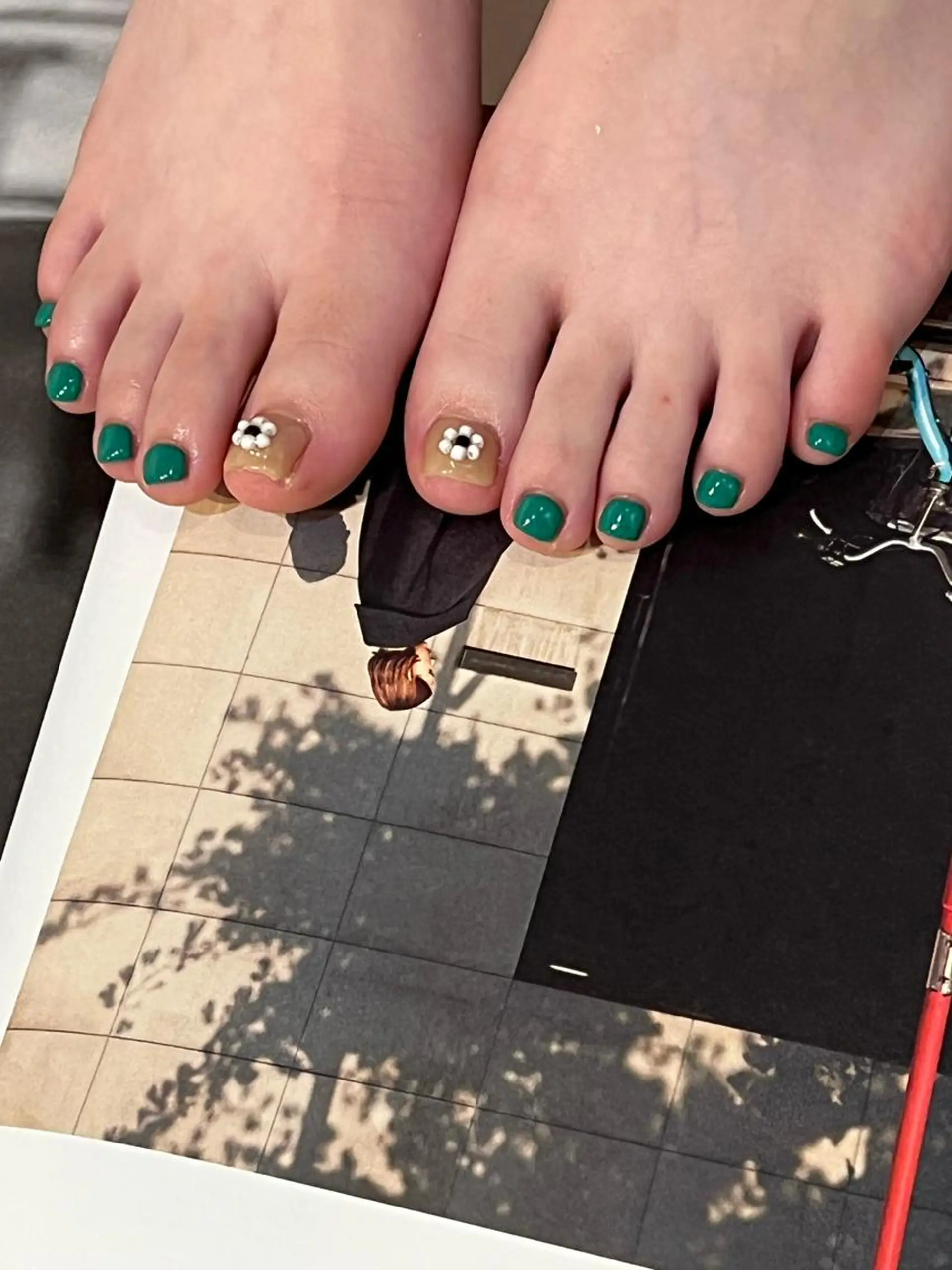 ネイル フットネイル nailsalon ULLのネイルデザイン