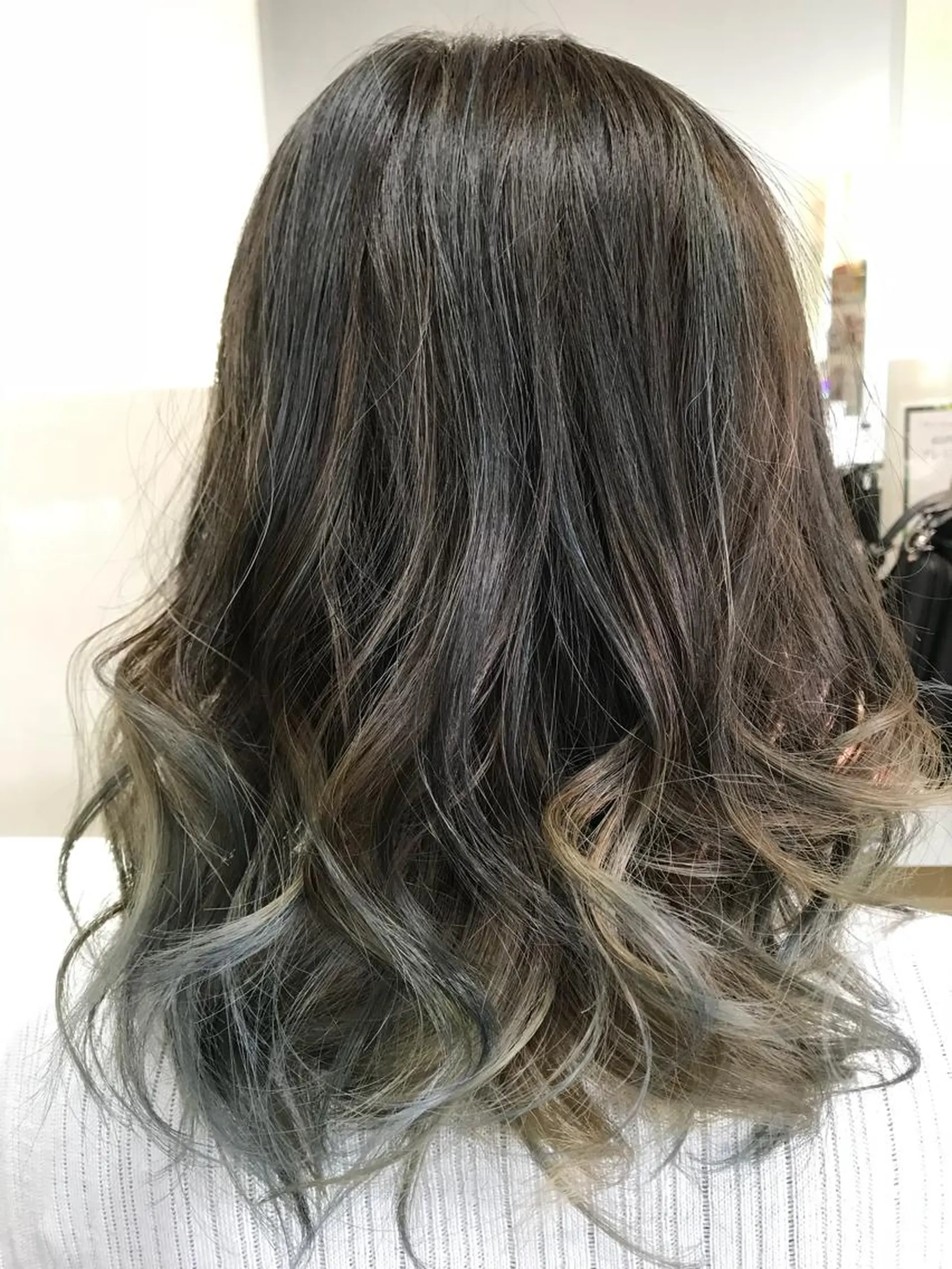 ロング カラー 関口 友行のヘアスタイル