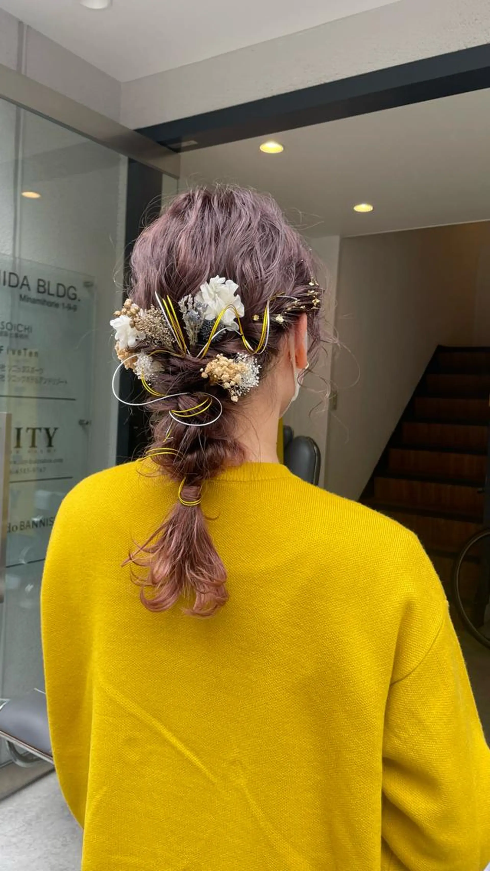 セミロング ヘアアレンジ 卒業式のヘアスタイル hen所属・心斎橋/レイヤー/ ブリーチ/モエのヘアスタイル