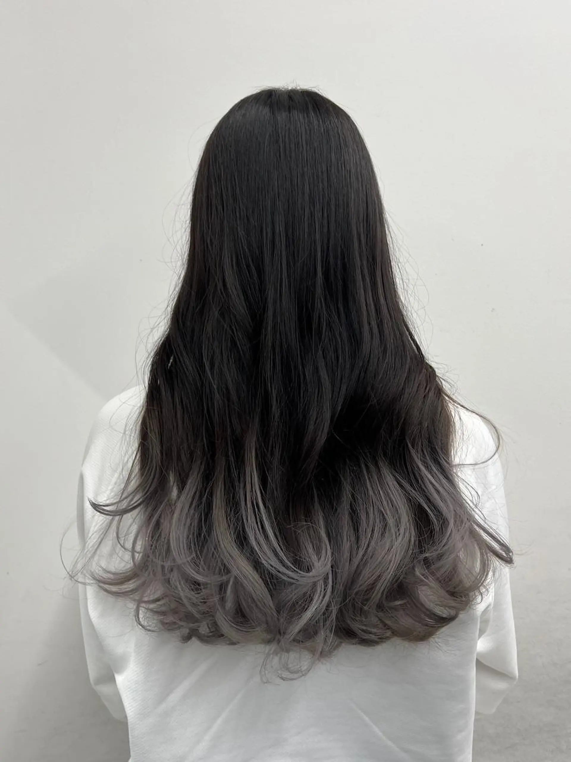 ロング カラー アディクシーカラー アッシュ ブルーカラー ダークアッシュ グレージュ 【公式】amble luxe池袋東口🩷のヘアスタイル