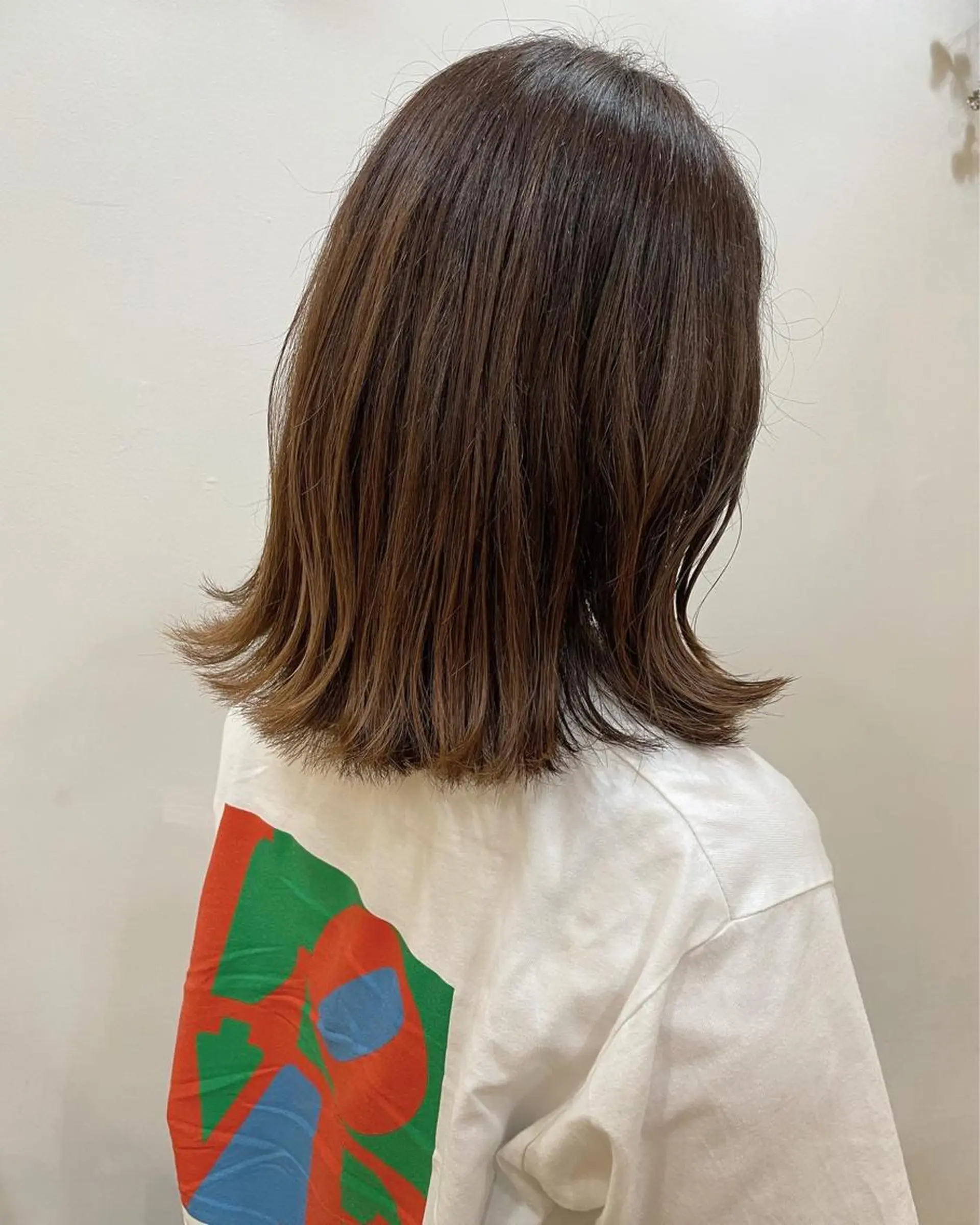 ミディアム カラー あずまぐち めぐみのヘアスタイル