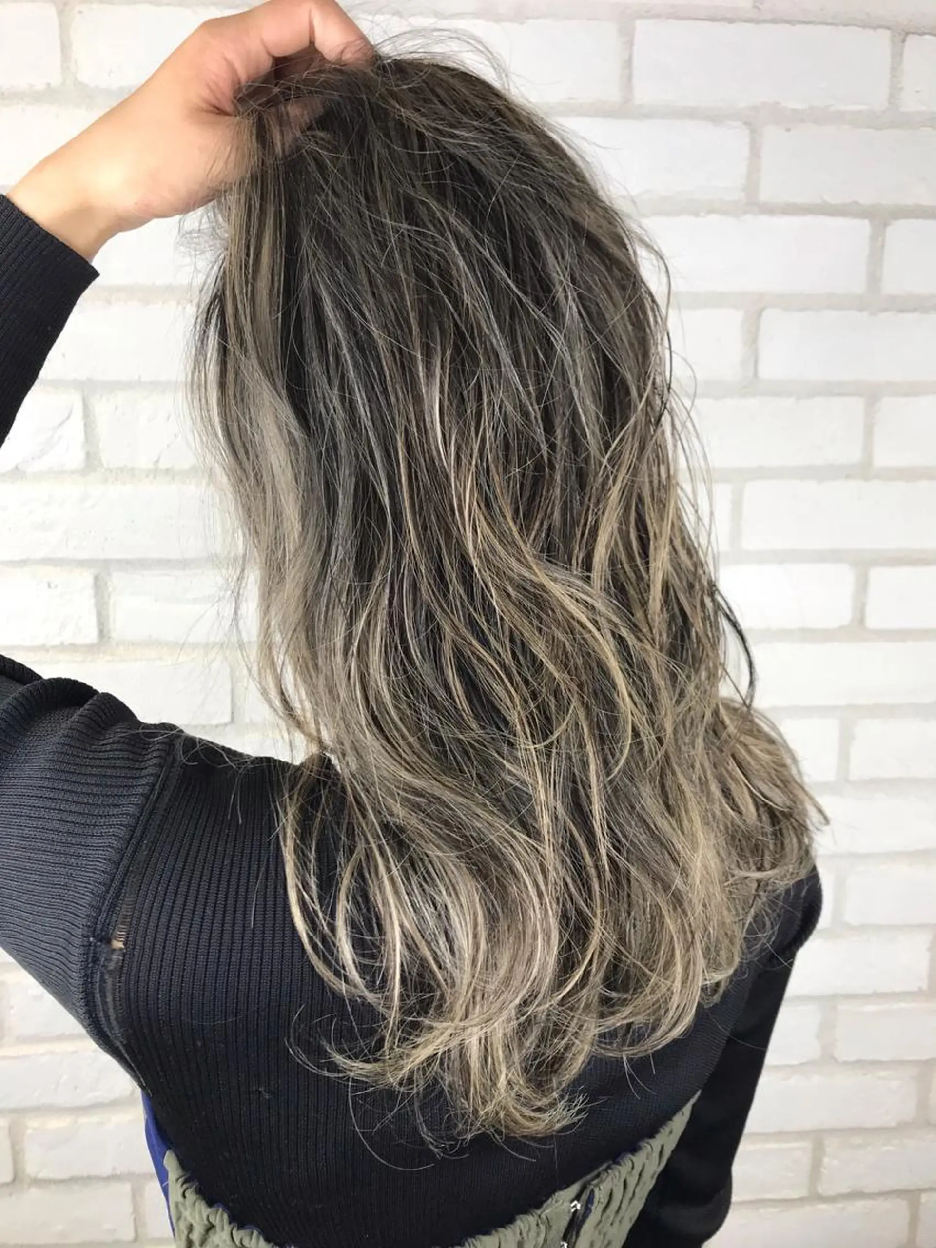 セミロング カラー 小島 侑衣のヘアスタイル