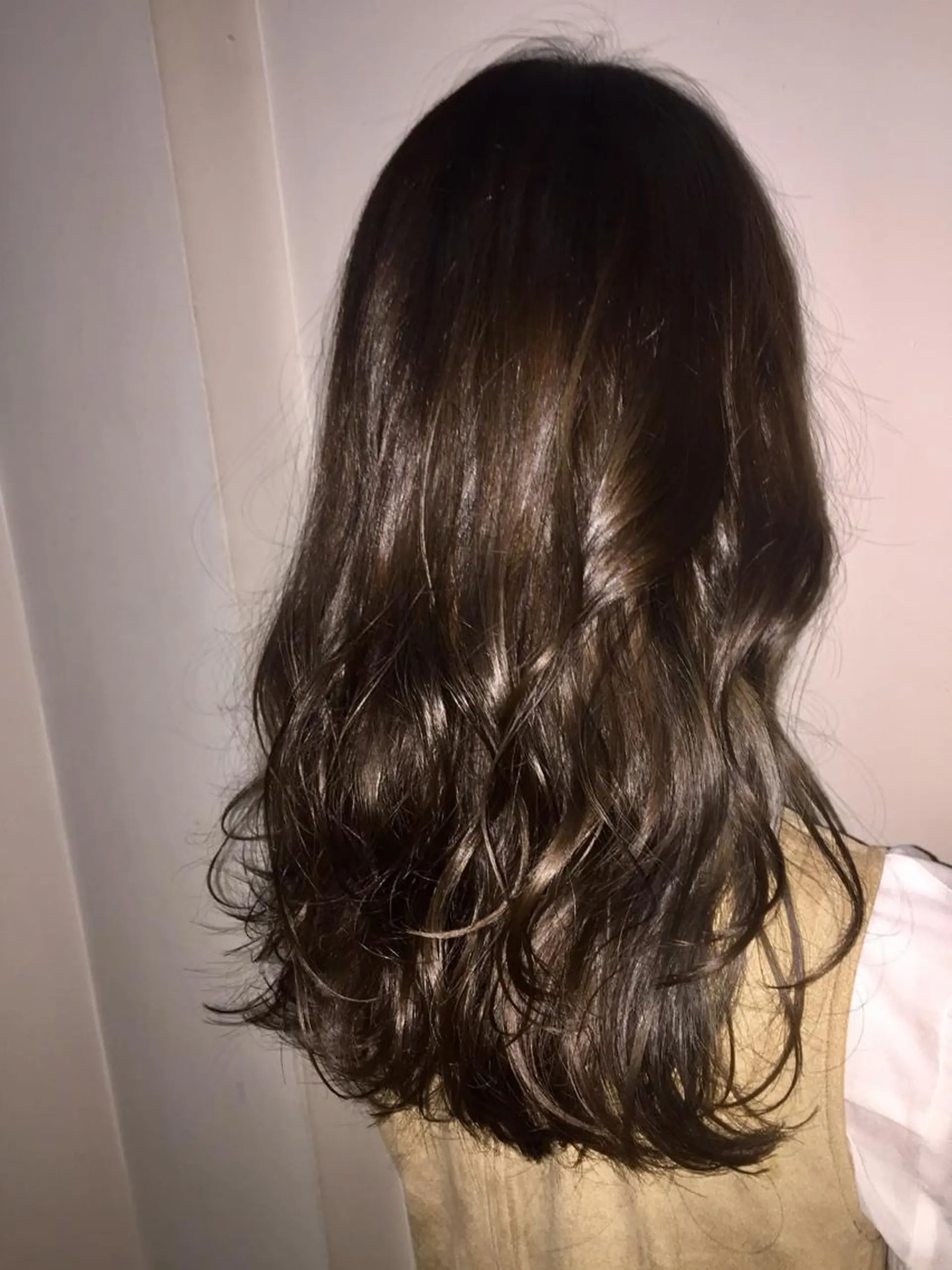 セミロング ロング カラー アッシュ アッシュグレー アッシュグレージュ グレージュ 若杉 諒のヘアスタイル