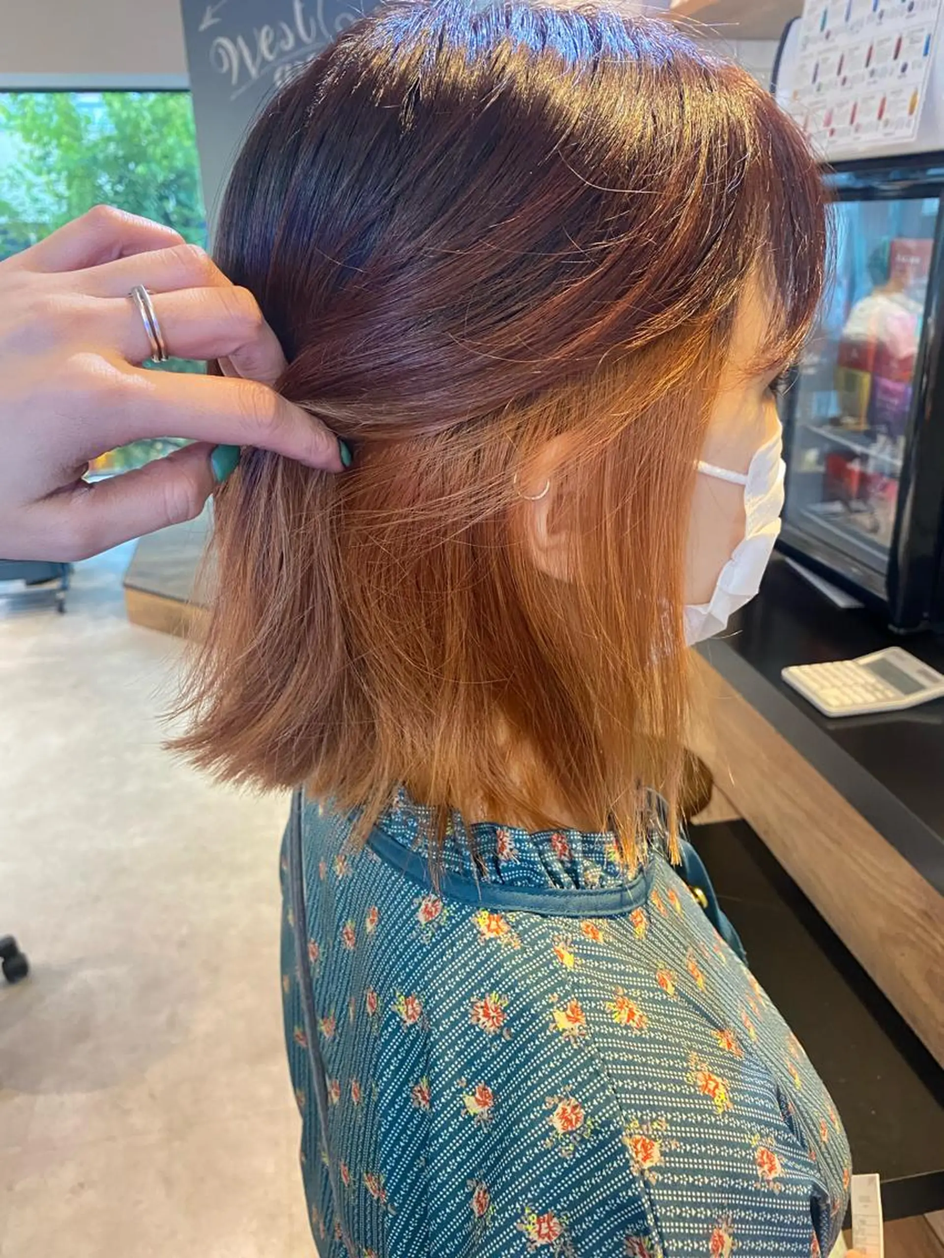 ショート カラー ブリーチ インナーカラー オレンジ カット ヘアカラー トリートメント scene. haraのヘアスタイル