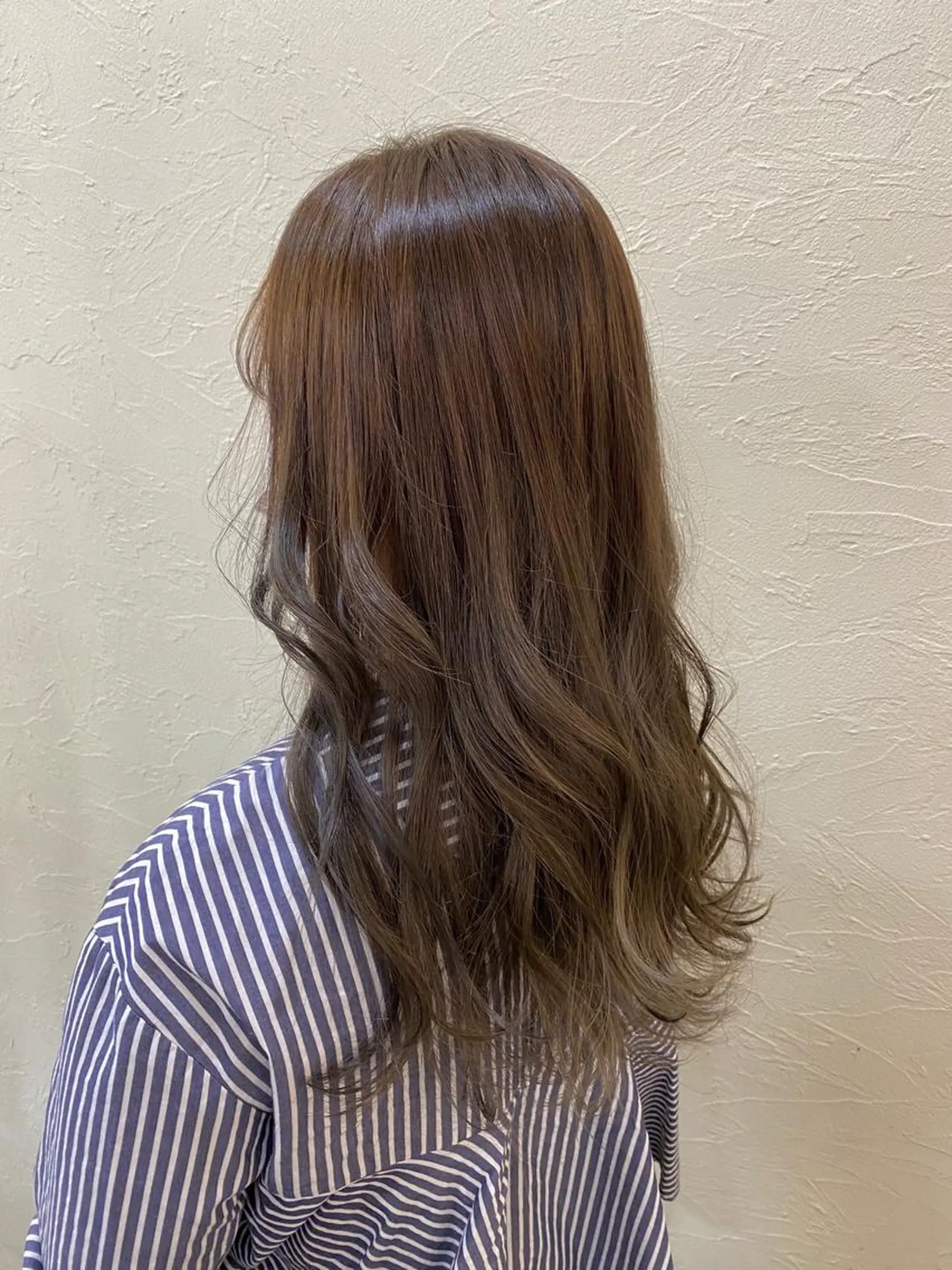 ロング カラー ブリーチ グラデーションカラー オリーブカラー カット ヘアカラー トリートメント ENIF ヤマグチアツコのヘアスタイル
