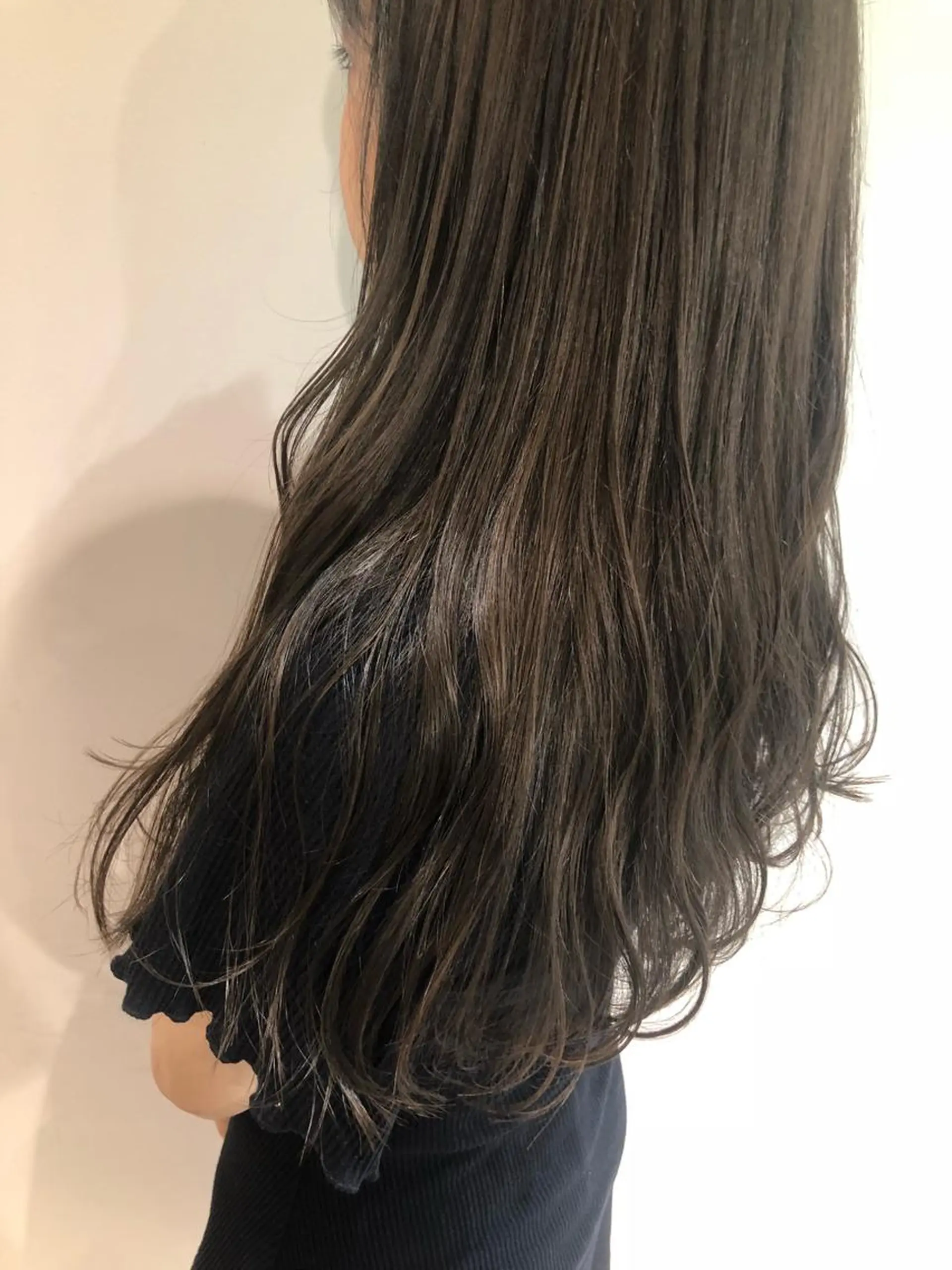 ロング カラー アディクシーカラー 透明感カラー グレージュ ヘアカラー トリートメント scene.池袋所属・scene. haraのヘアスタイル