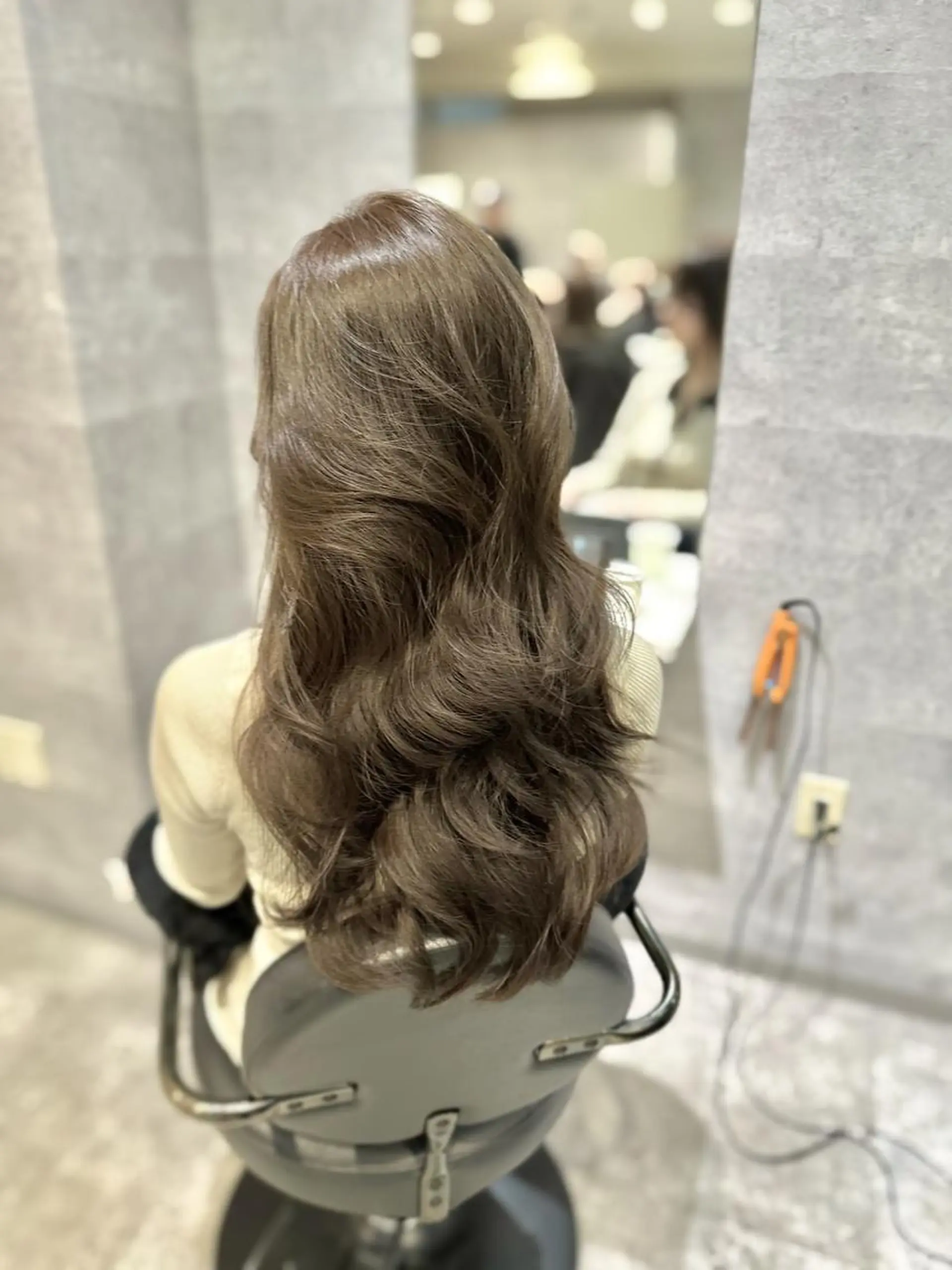 ロング カラー ヘアアレンジ カット ヘアカラー トリートメント _WHITE 難波本店のヘアスタイル