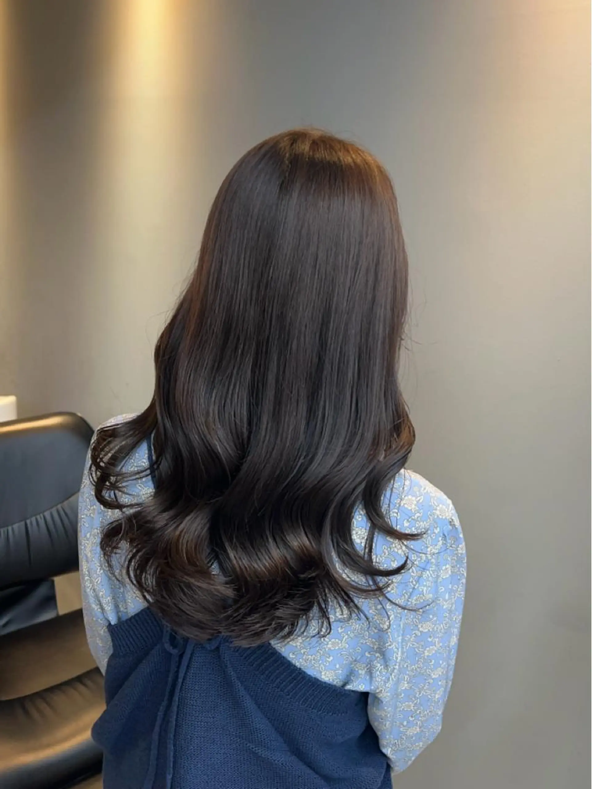 ロング アッシュ アッシュグレー アッシュグレージュ ヘアカラー 🫧髪質改善•艶カラ ー特化🫧谷奥甲太のヘアスタイル