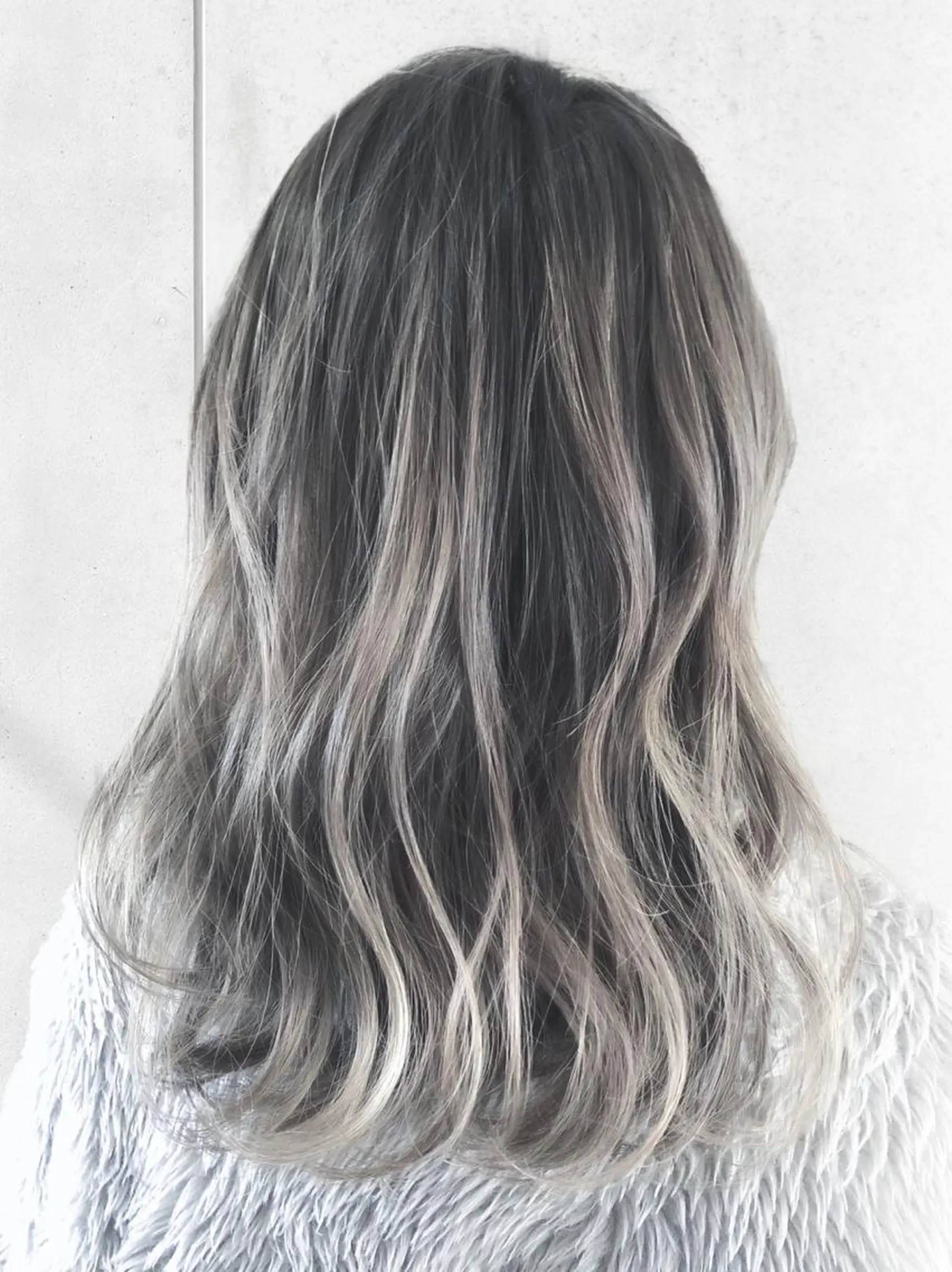 ミディアム カラー ヘアアレンジ VIM hairおもろまち店のヘアスタイル