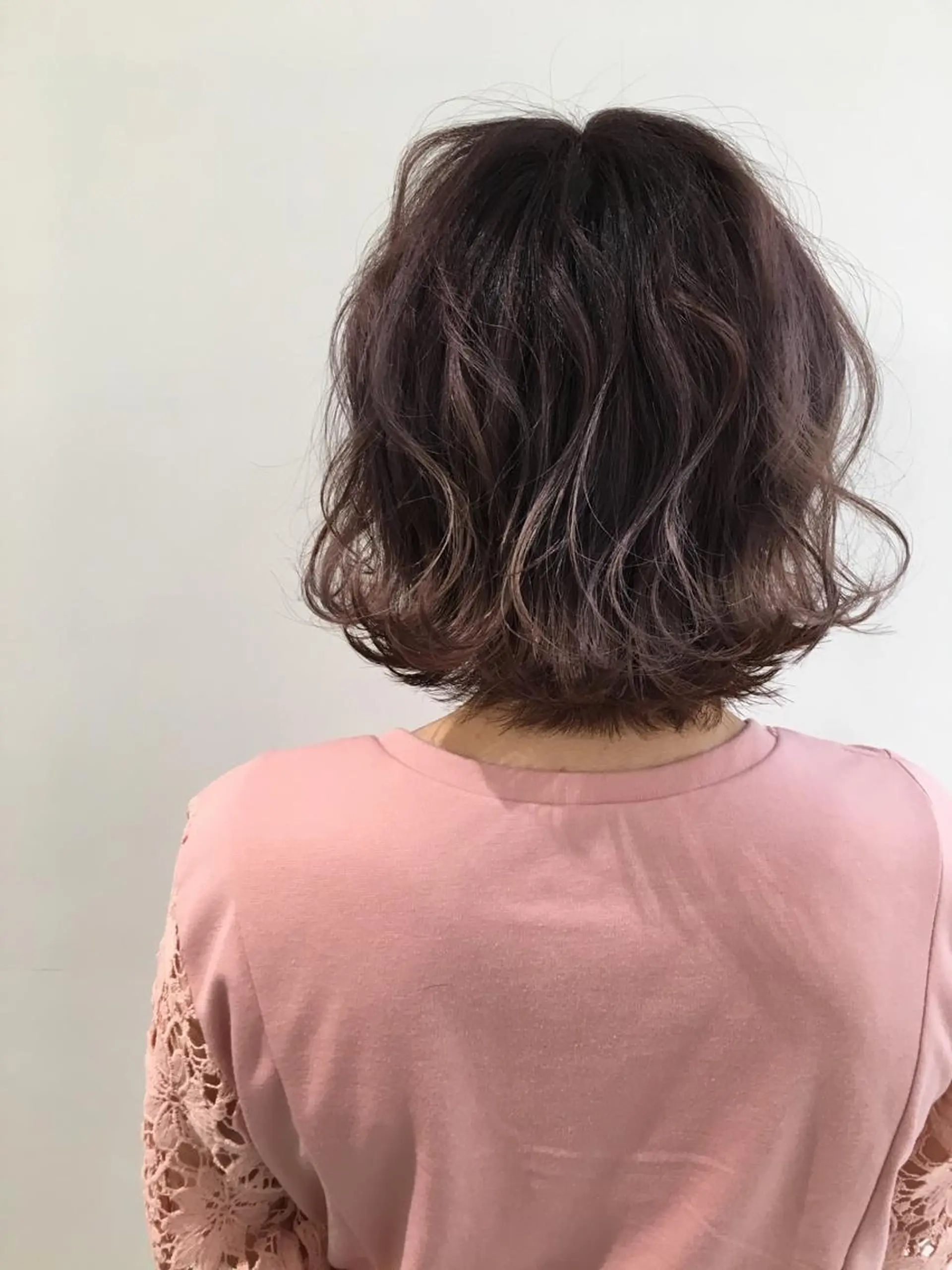 ミディアム カラー パープルカラー ハイトーンブリーチ 土坂　由志【京都】のヘアスタイル