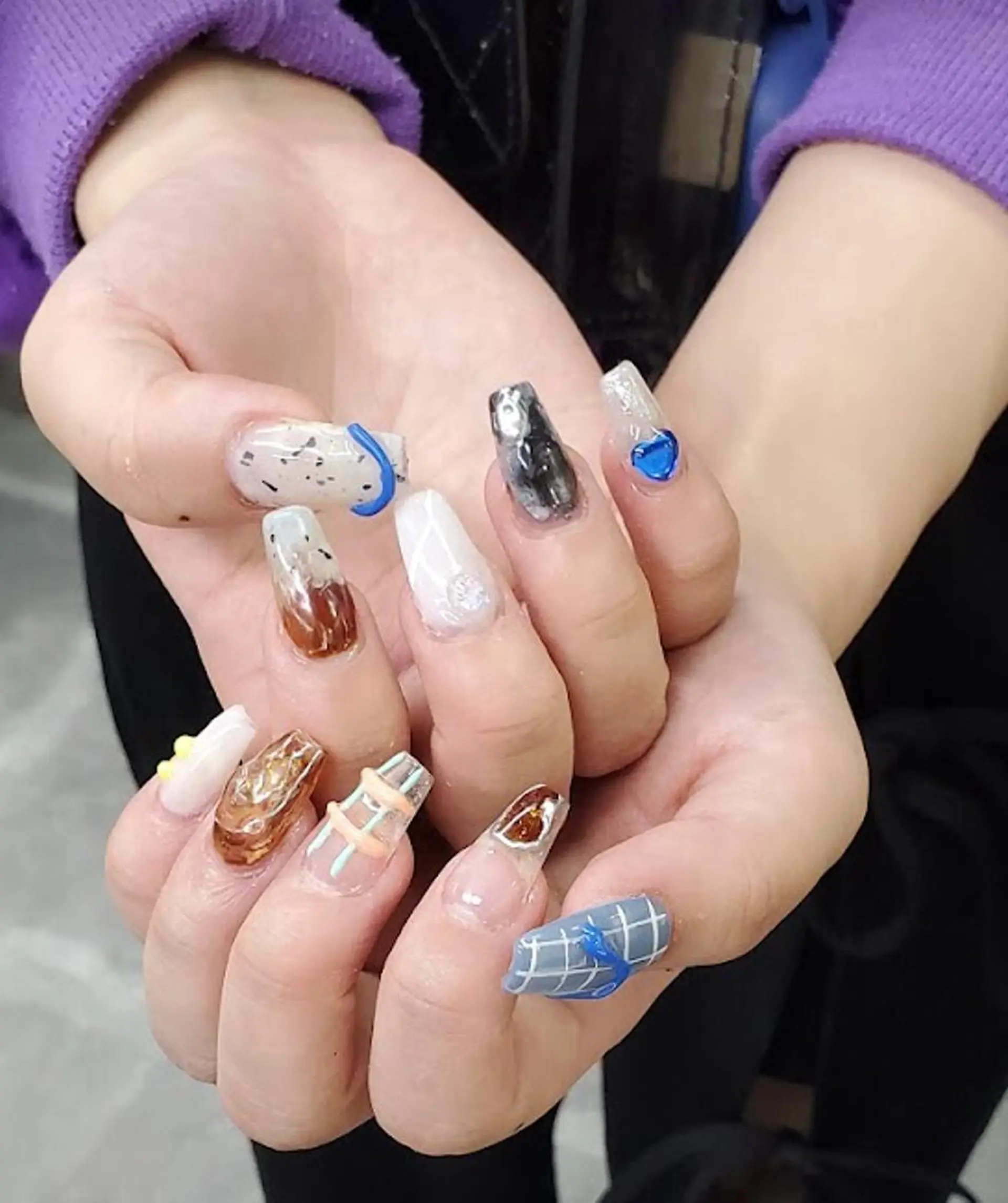 ネイル nailstudio eviz新宿店のネイルデザイン