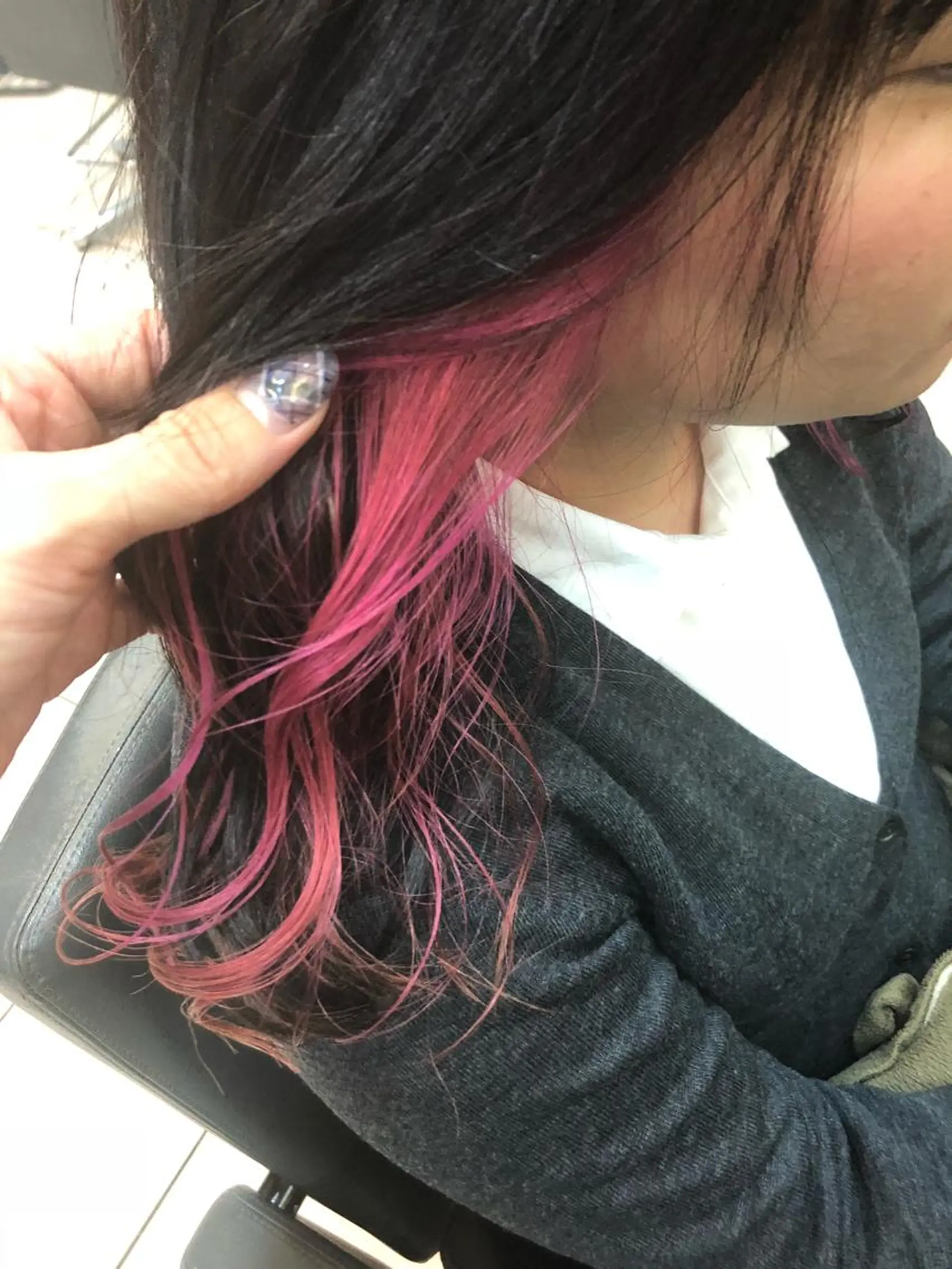 ミディアム カラー インナーカラー ピンクカラー カット ヘアカラー トリートメント SHAFT Ieiriのヘアスタイル