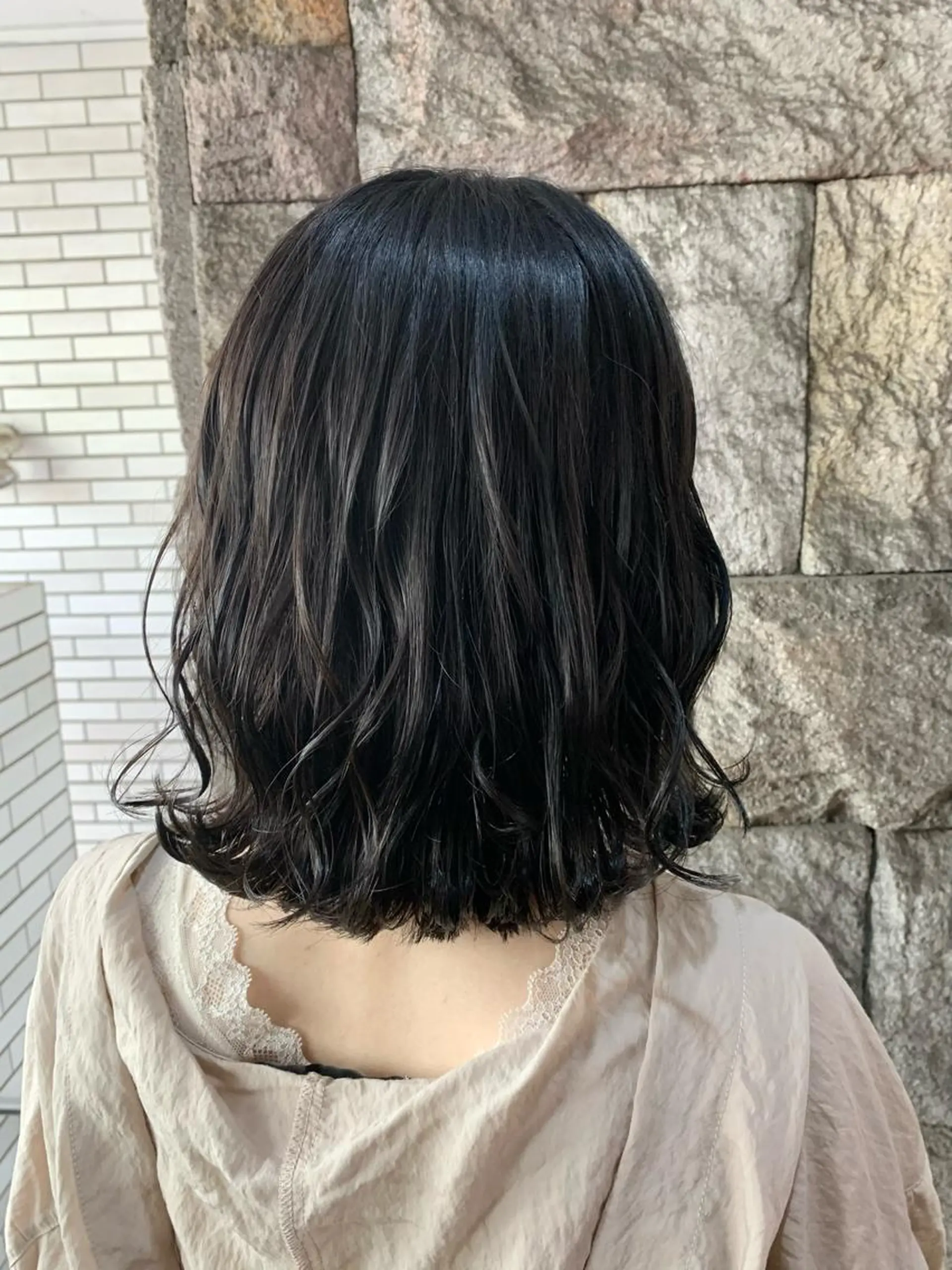 ミディアム カラー 蓮見  友里のヘアスタイル