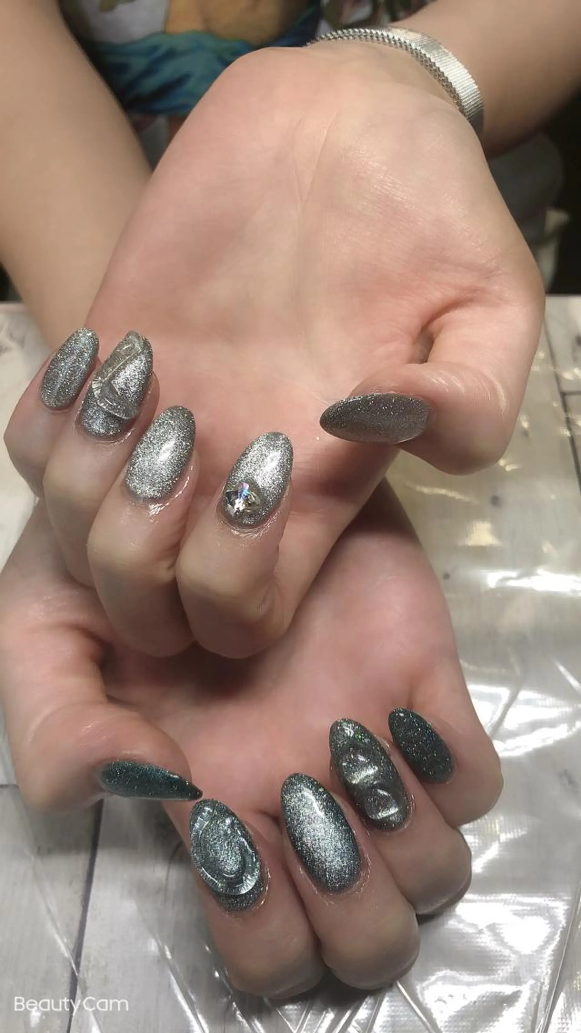 ネイル マグネットネイル ✨アン ミユ✨のネイルデザイン