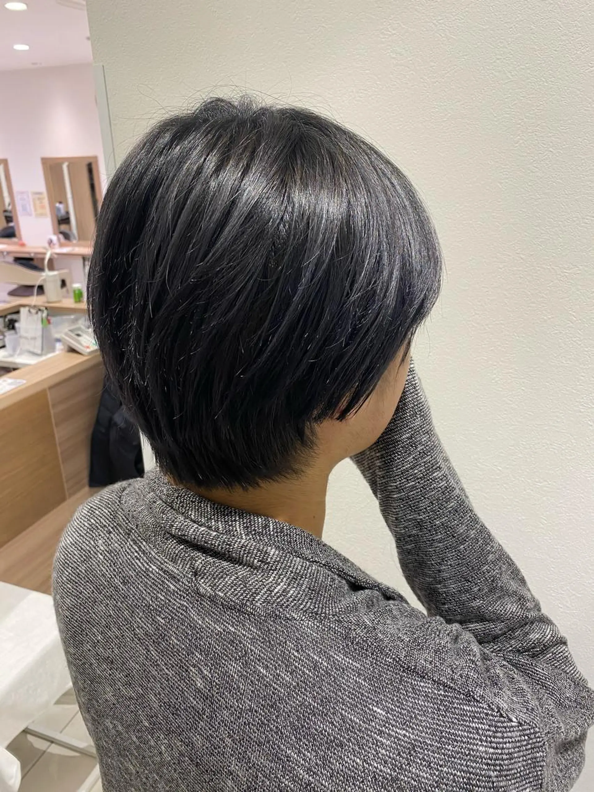 カラー ダークグレー カット ヘアカラー ✨髪質改善が大好評✨ 美容室lic近藤✨のヘアスタイル