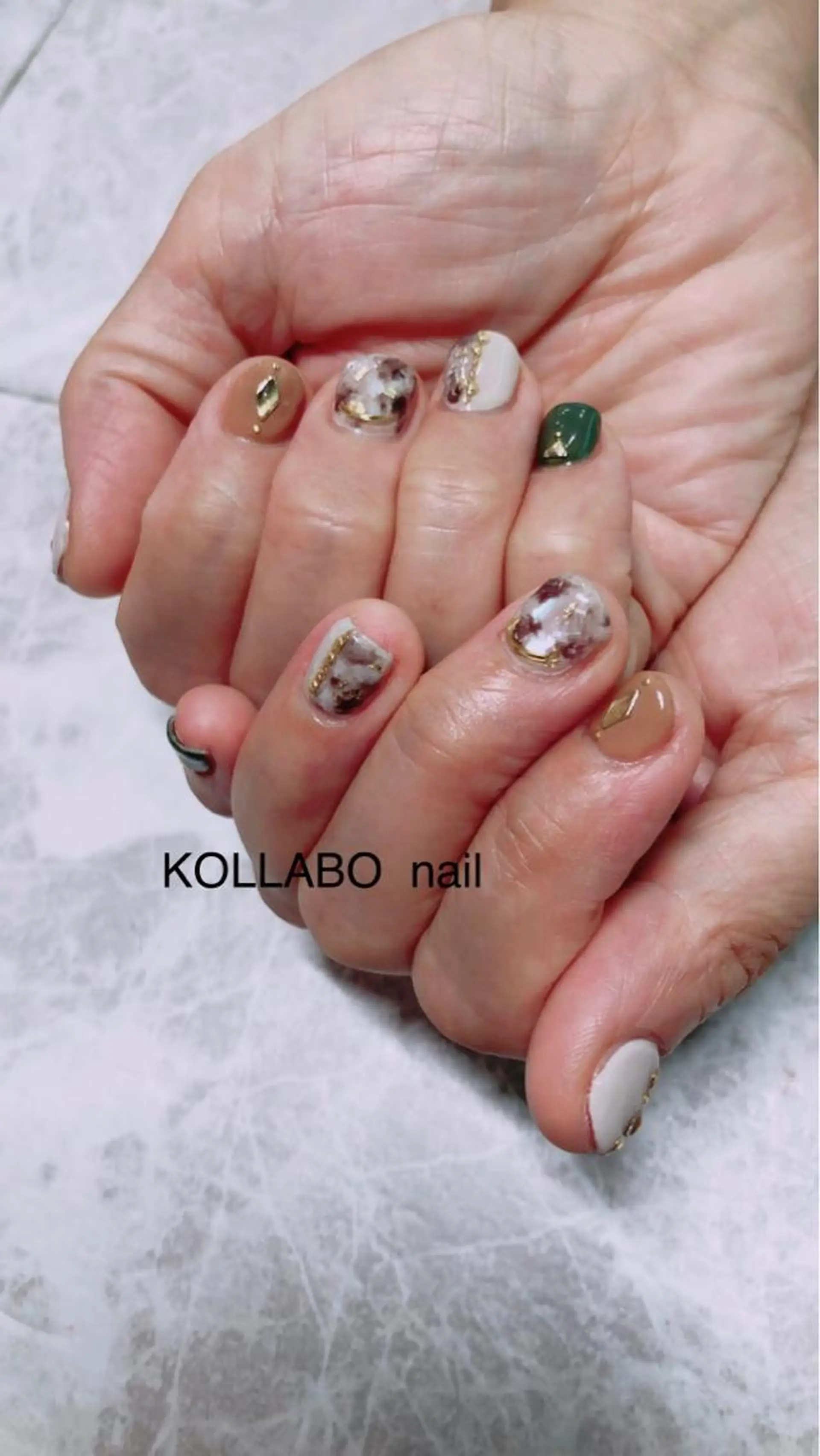 ネイル ホログラムネイル キラキラネイル ニュアンスネイル ピンク ストーンネイル KOLLABO nailのネイルデザイン