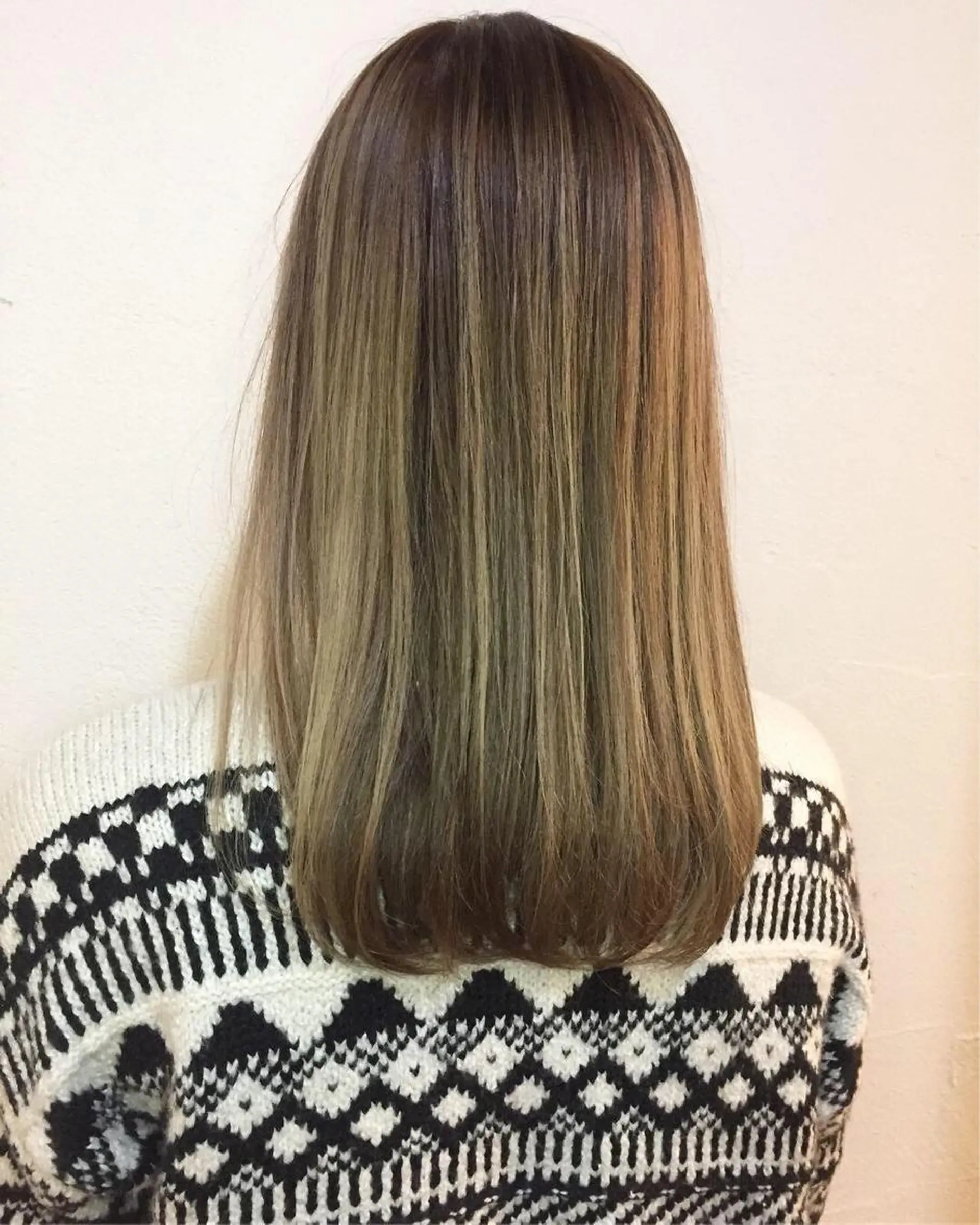 ミディアム カラー ハイライトカラー ハイライト aW HAIRカンノ カナエのヘアスタイル