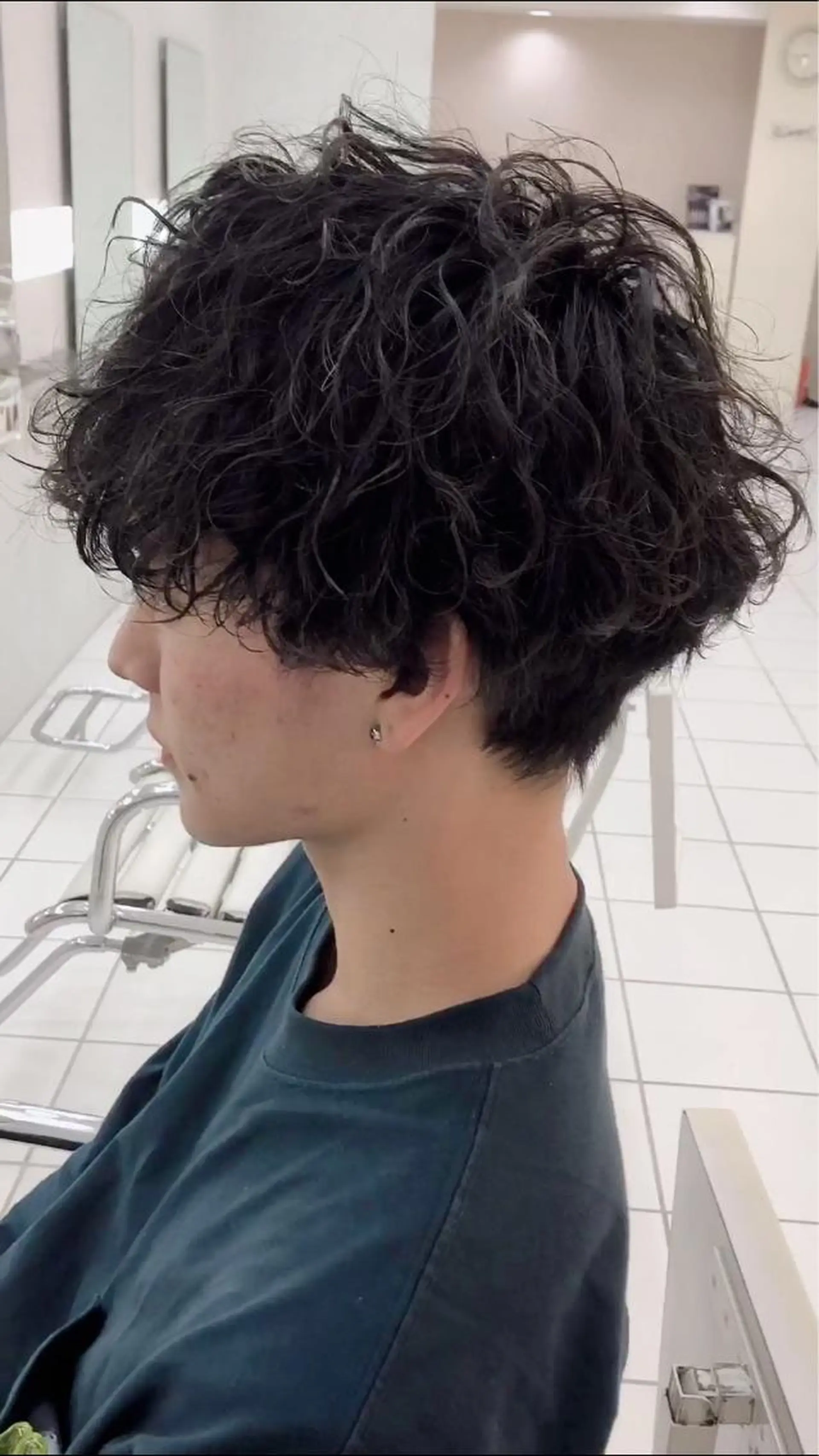 ショート パーマ メンズ 波巻きスパイラル 河原崎　基のヘアスタイル