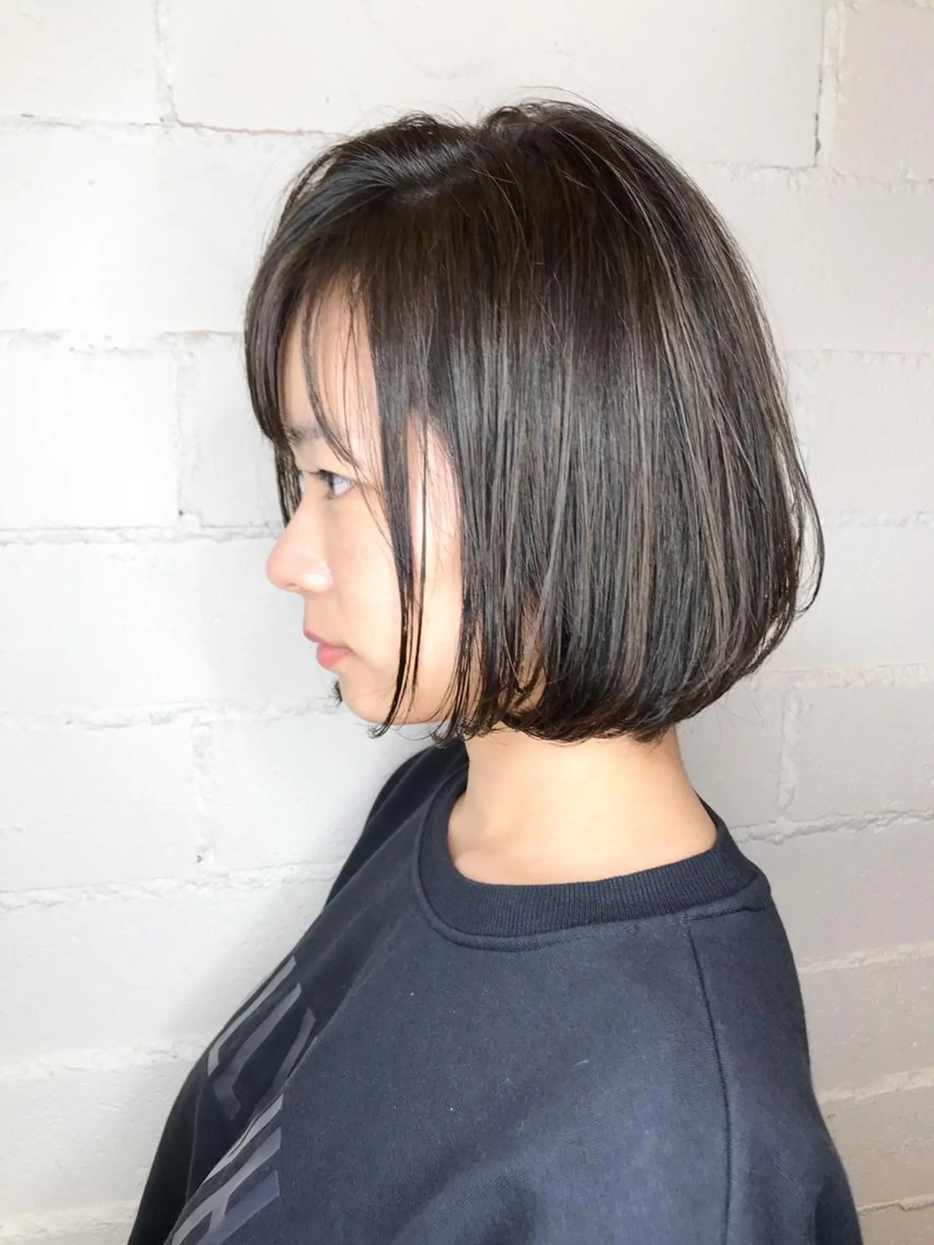 ミディアム カラー アッシュ アッシュグレー 黒髪 口コミ評価4.9⭐︎ カワナベ マサシのヘアスタイル