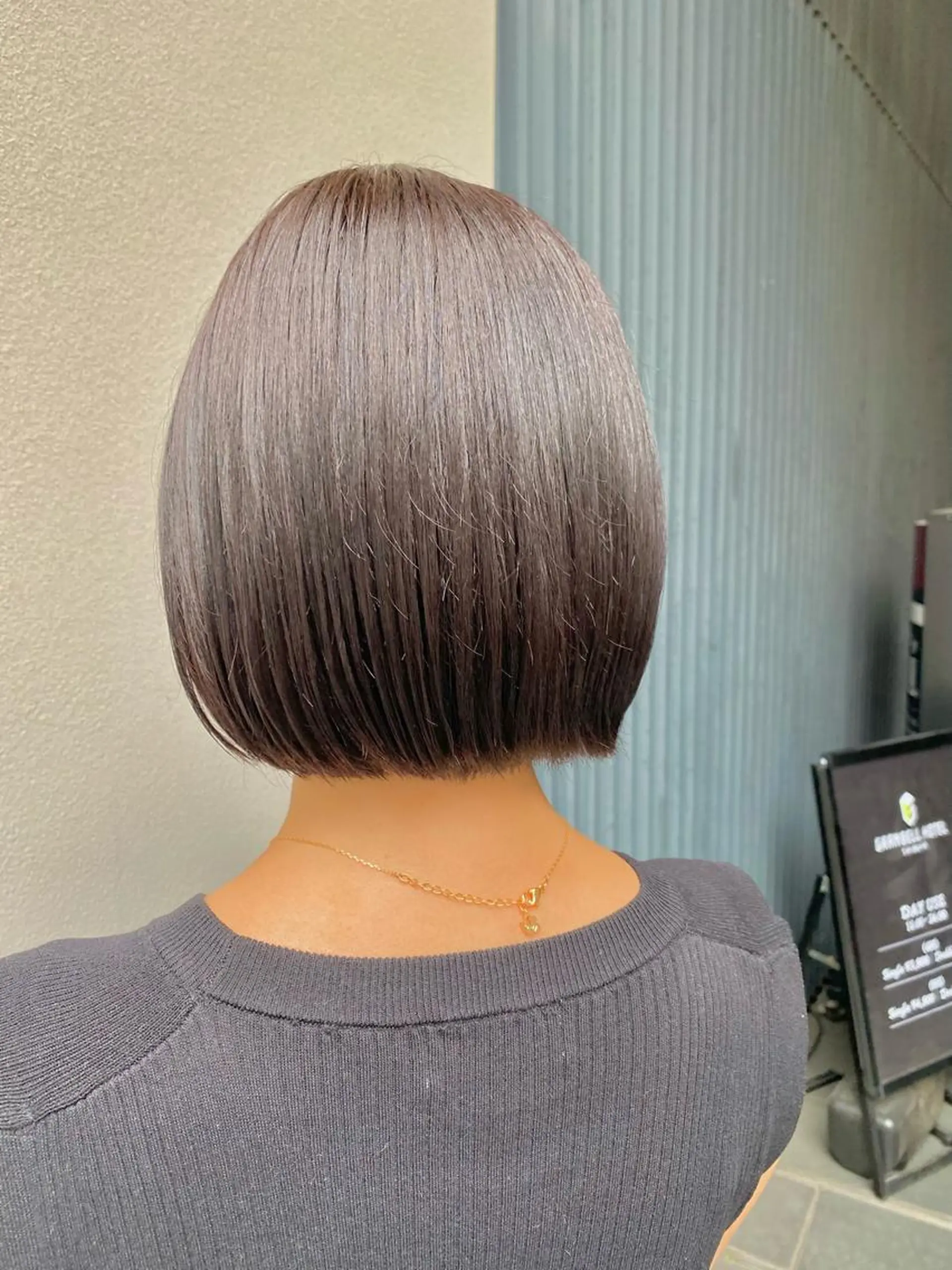 ショート カラー ショートボブ グレージュ ラベンダーカラー ラベンダーグレージュ ラベンダーグレー カット ヘアカラー トリートメント ボブ/縮毛矯正/ レイヤー/塚田のヘアスタイル