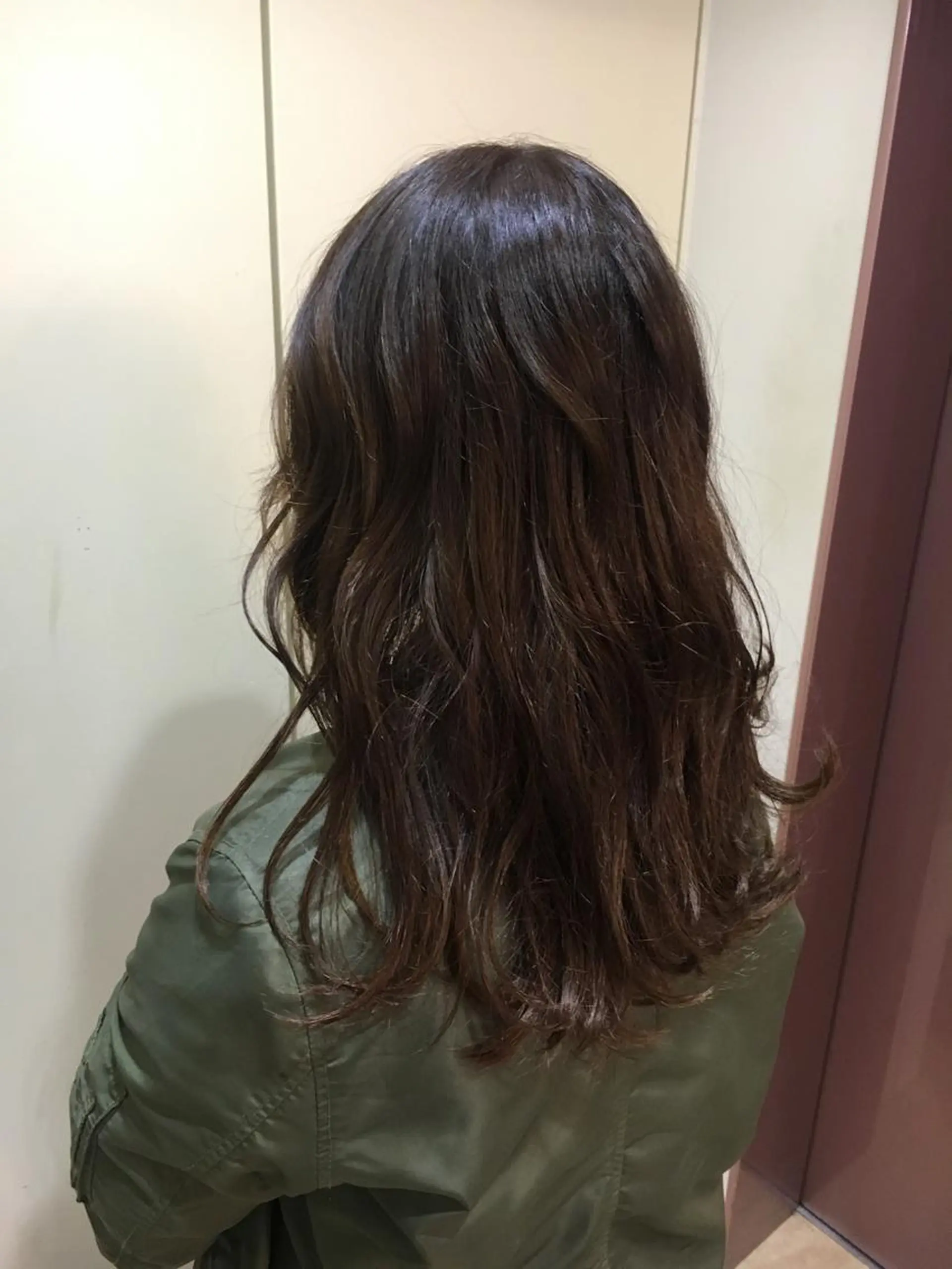 ロング アッシュ 角床直哉 カラーカットNO 1のヘアスタイル