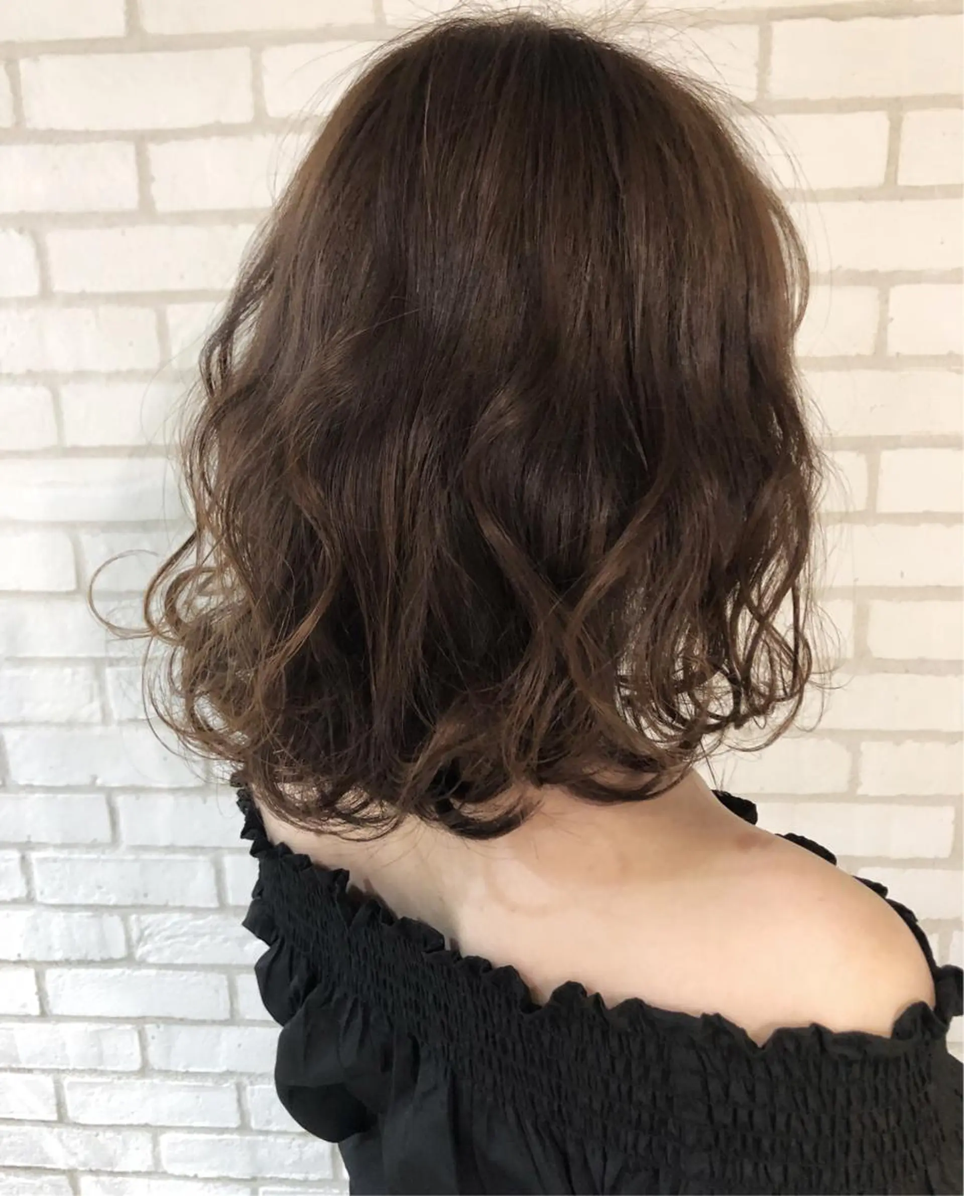 ミディアム カラー 小島 侑衣のヘアスタイル