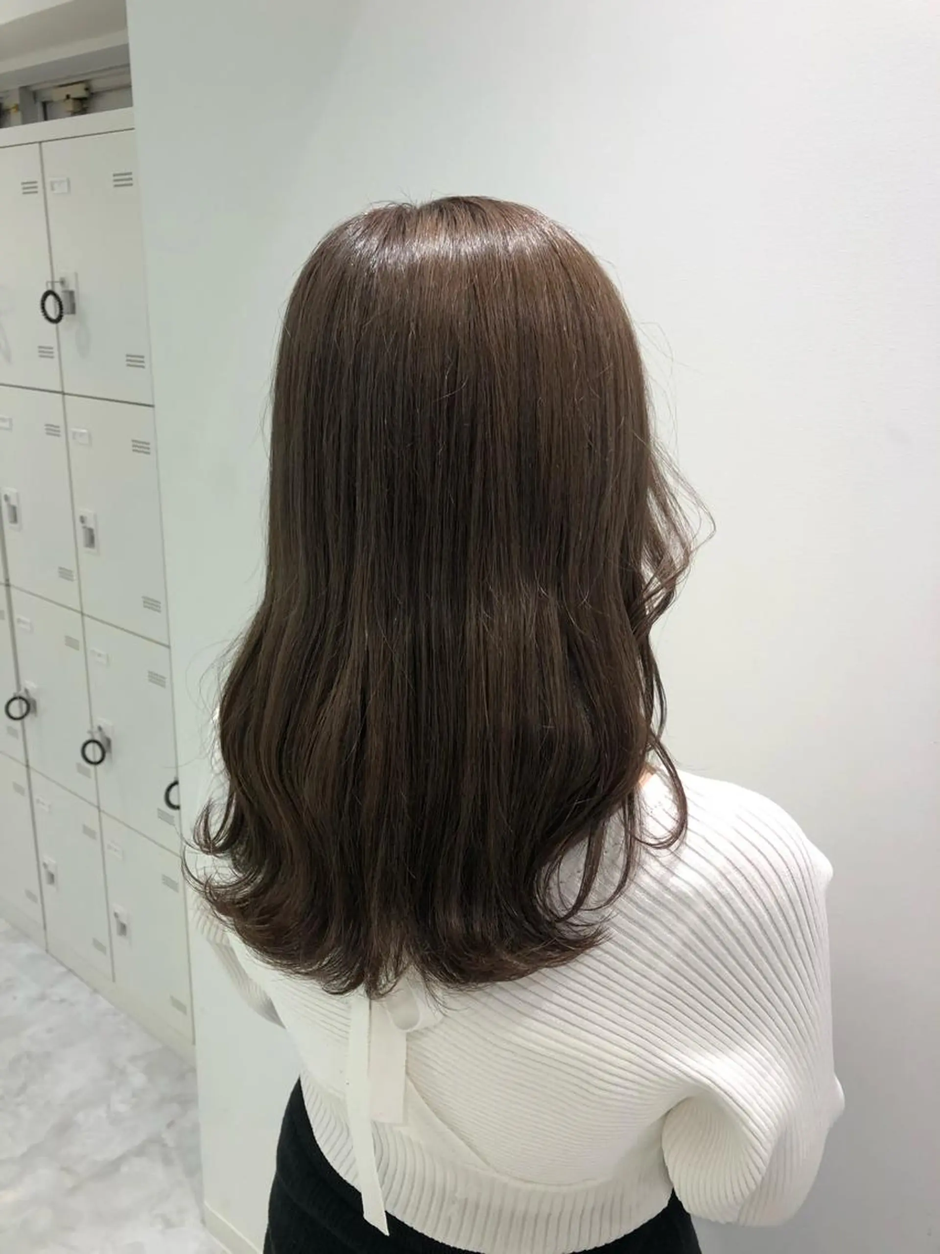 ミディアム カラー パーマ ヘアアレンジ ネイル マツエク・マツパ 韓国風ベージュ🤎 赤みなし🌿横浜🤎のヘアスタイル