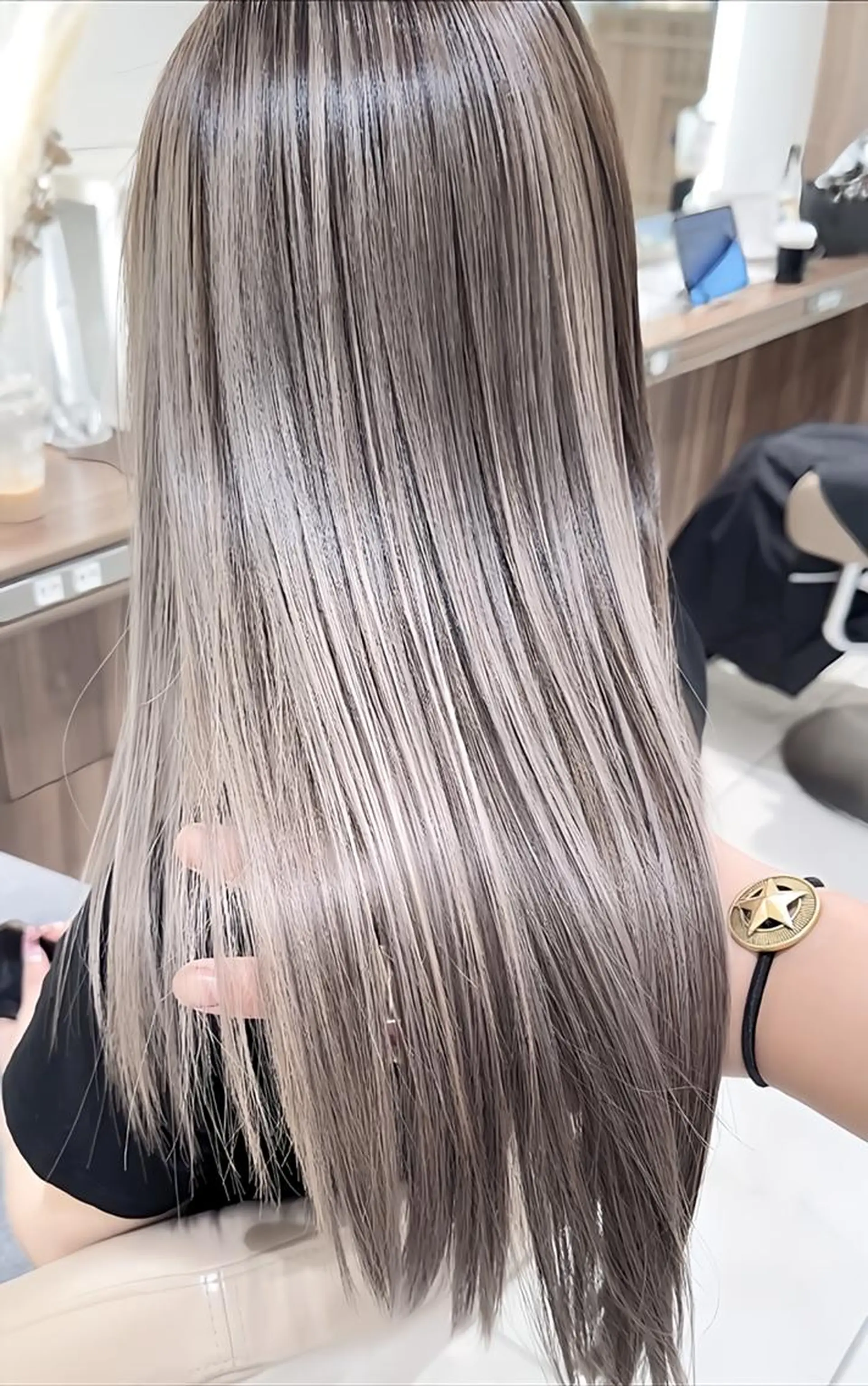 ロング カラー 髪質改善 ヘアカラー トリートメント 髪質改善/縮毛矯正 /カラー/篠塚菜々子のヘアスタイル