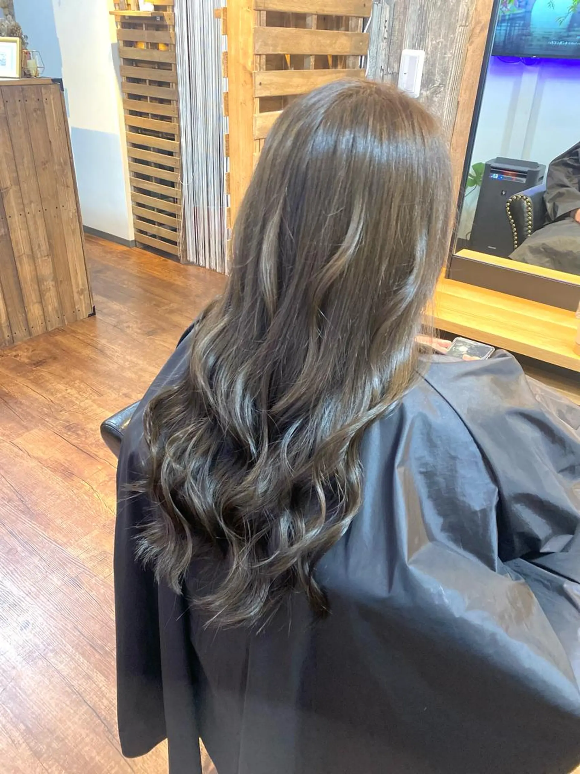 ロング カラー アッシュ カット ヘアカラー トリートメント Luzir⭐︎ GEN⭐︎のヘアスタイル