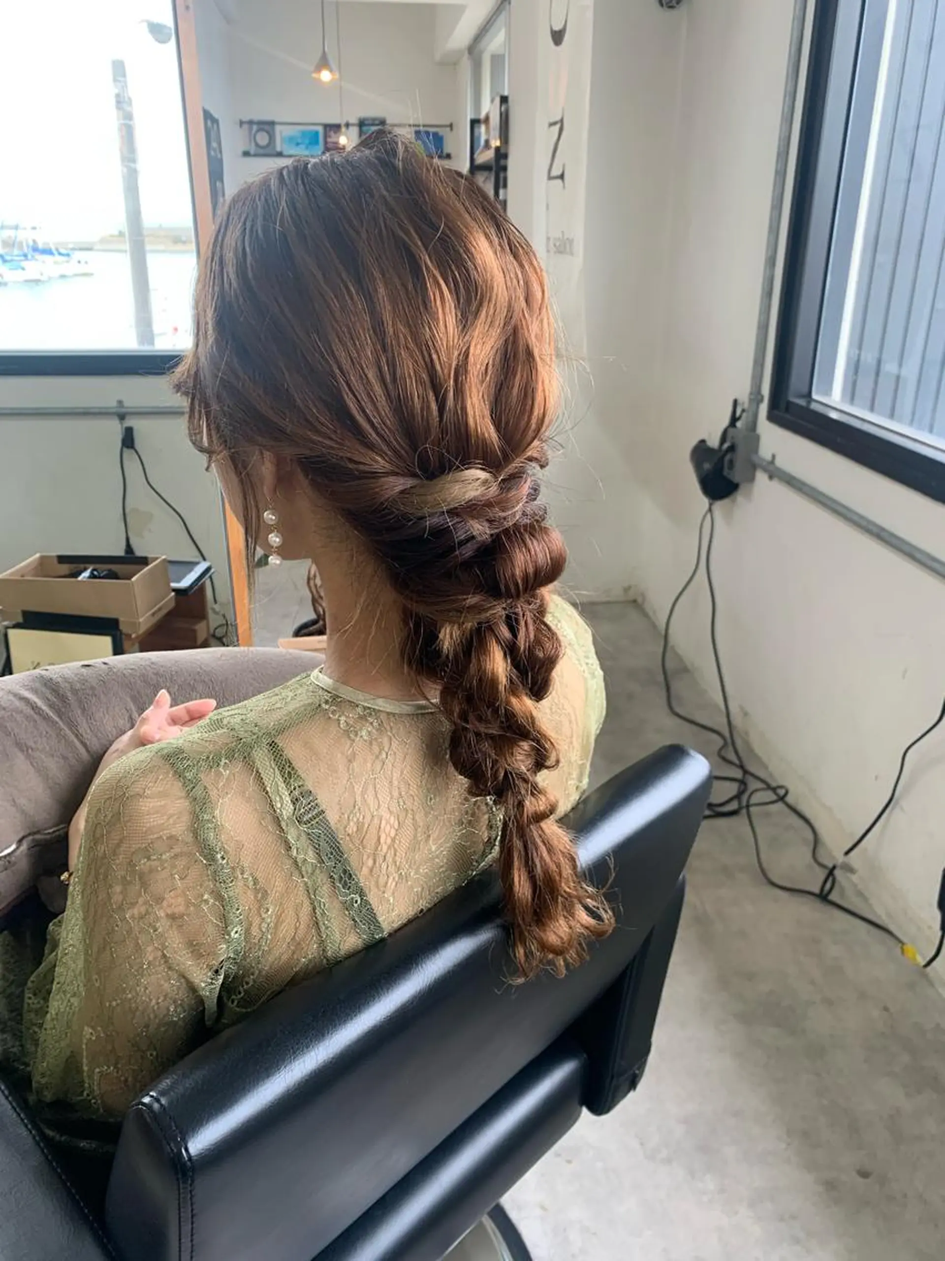 セミロング ヘアアレンジ ヘアセット 甲斐 もあのヘアスタイル