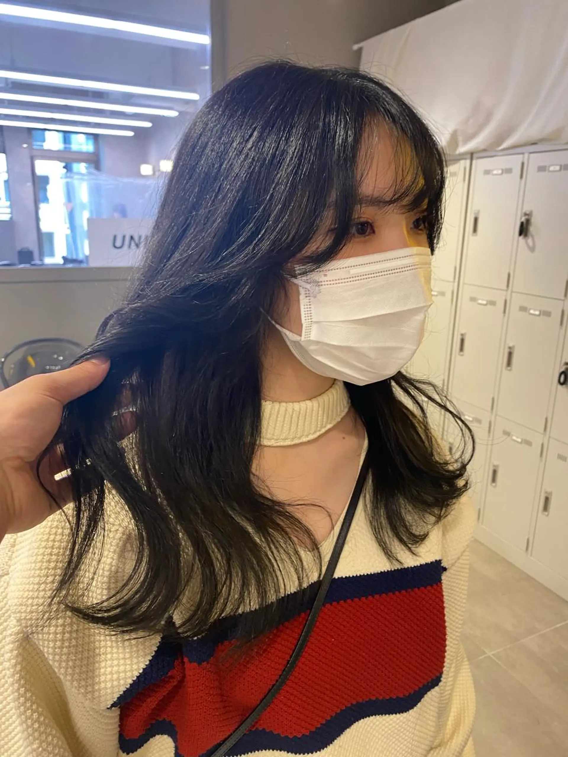 ミディアム カラー パーマ ヘアアレンジ メンズ キッズ ネイル マツエク・マツパ カット ヘアカラー トリートメント ヘッドスパ 韓国/トレンド レイヤー【101】のヘアスタイル