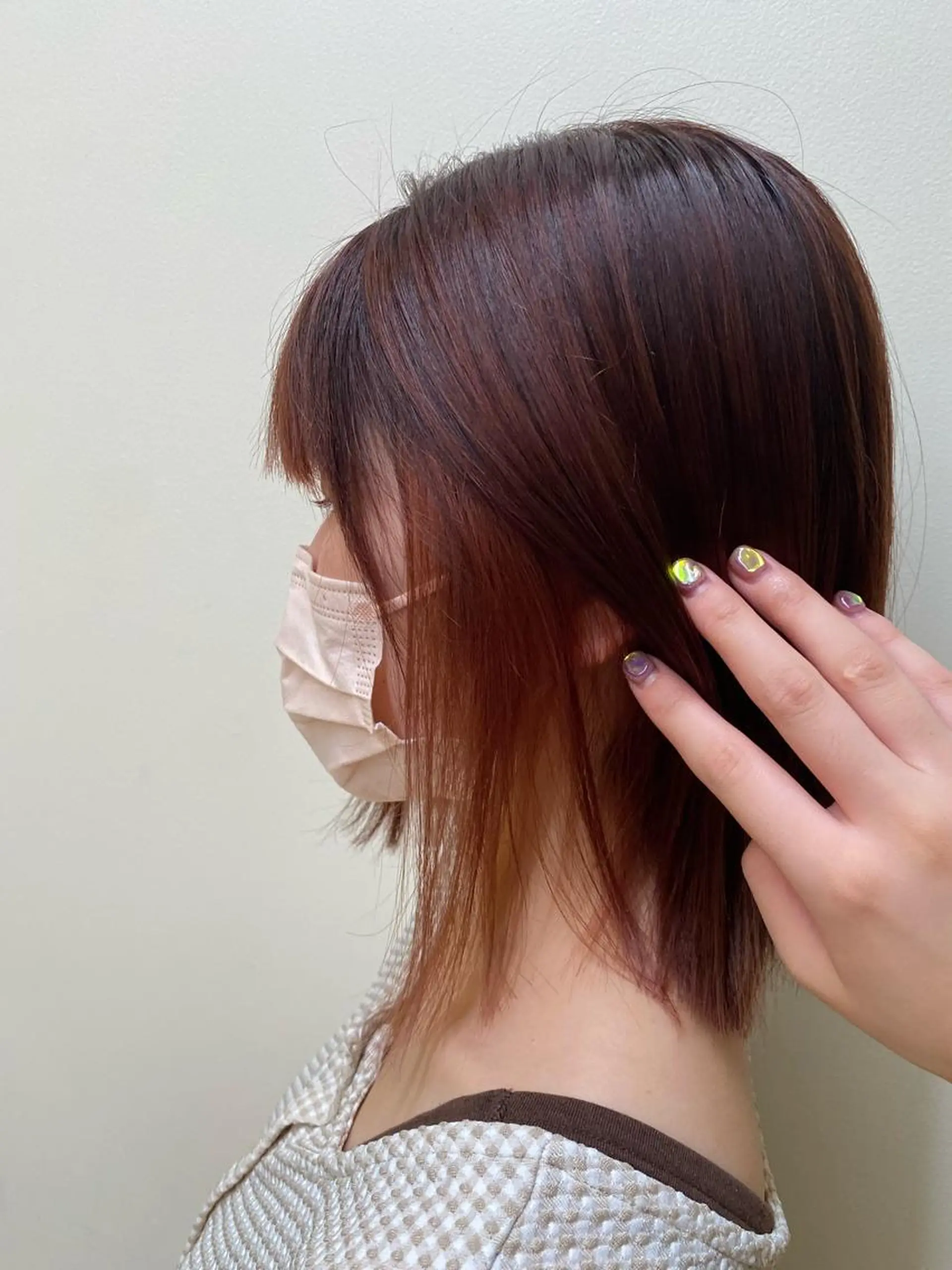 カラー 勝海 絢音のヘアスタイル