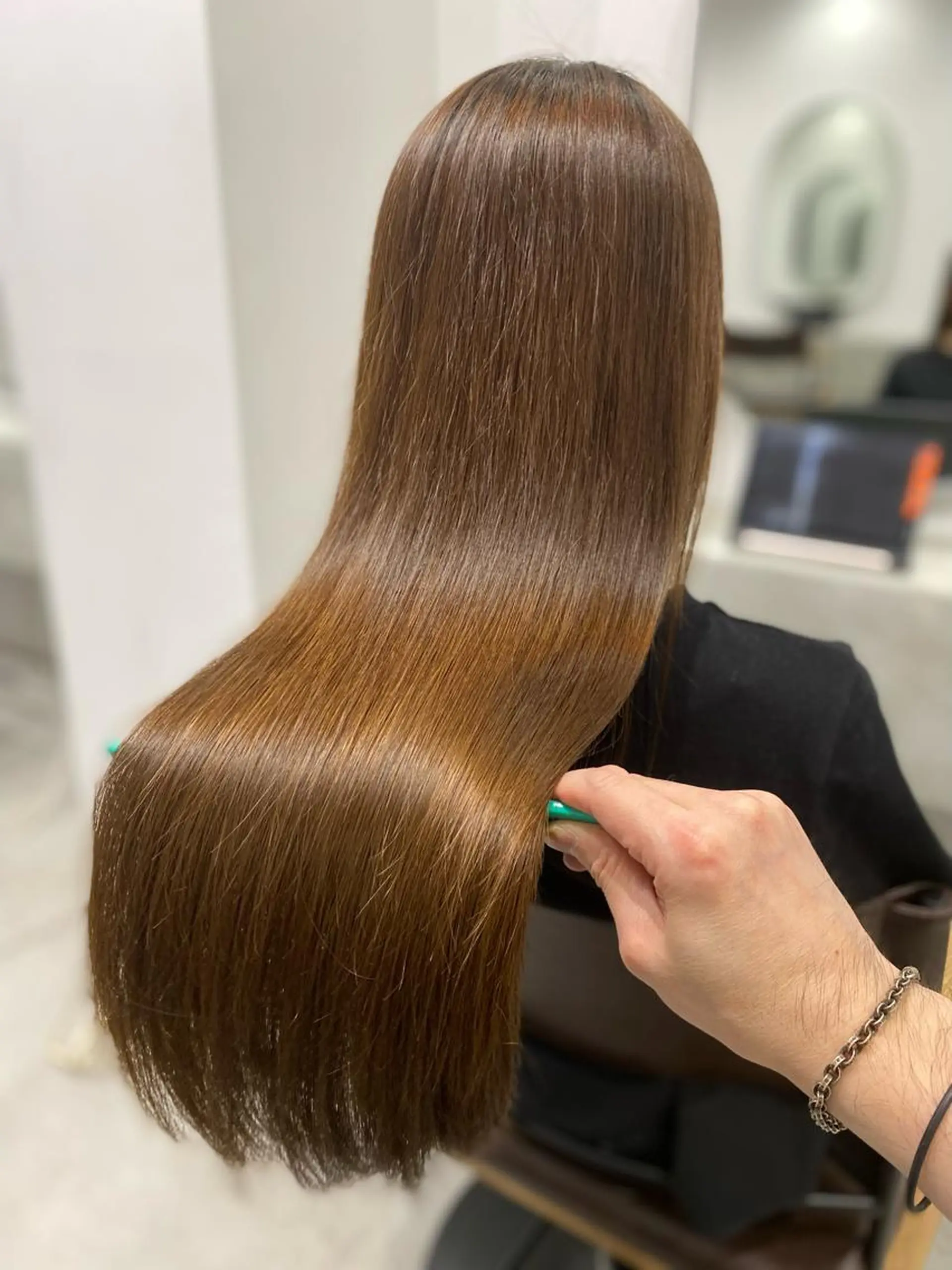 ロング カラー 縮毛矯正 トリートメント 髪質改善、縮毛矯正 店長浅野太郎のヘアスタイル