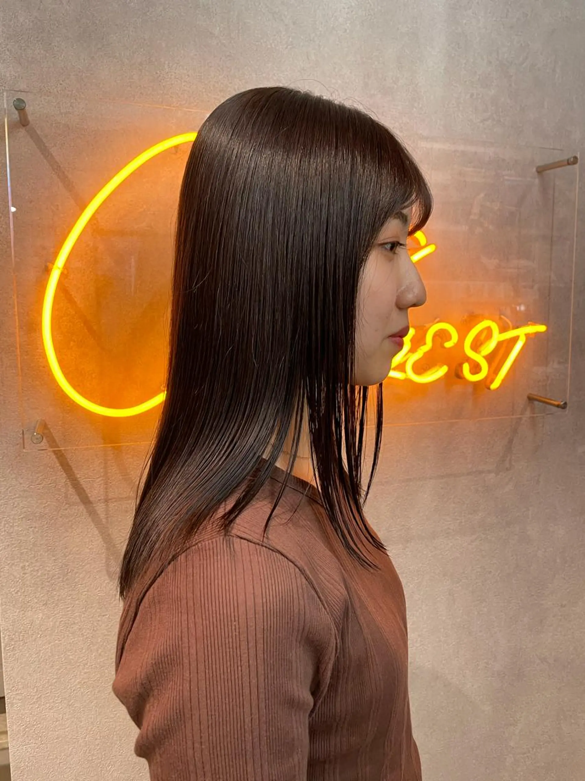 セミロング カラー 髪質改善 ヘアカラー ナチュラル透明感🌱 小山美樹子のヘアスタイル