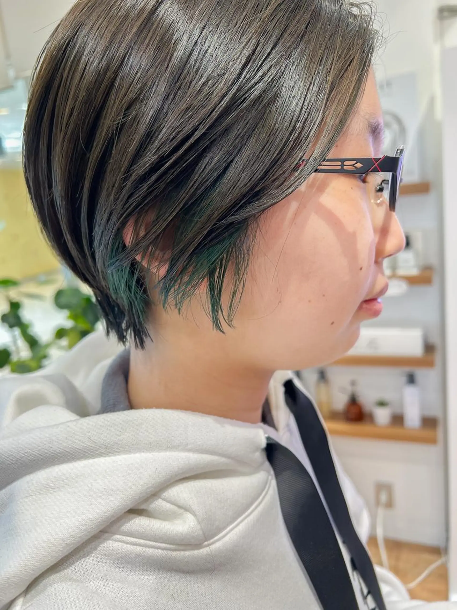 ショート カラー ブリーチ marble by KENJEのヘアスタイル