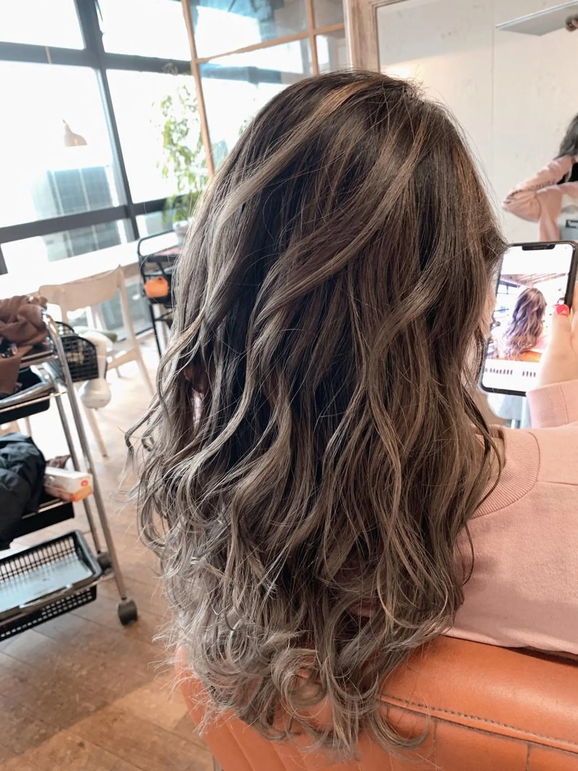 カラー バレイヤージュ ハイライトカラー Beyond（kitaro）所属・石井辰功也 フリーランス美容師のヘアスタイル