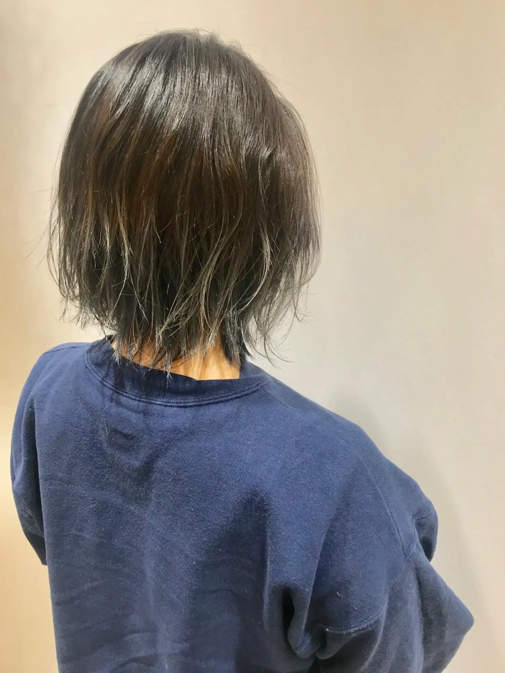 ショート カラー ヘアカラー 🐺ウルフ/レイヤー 似合わせ‎🤍沙羅のヘアスタイル