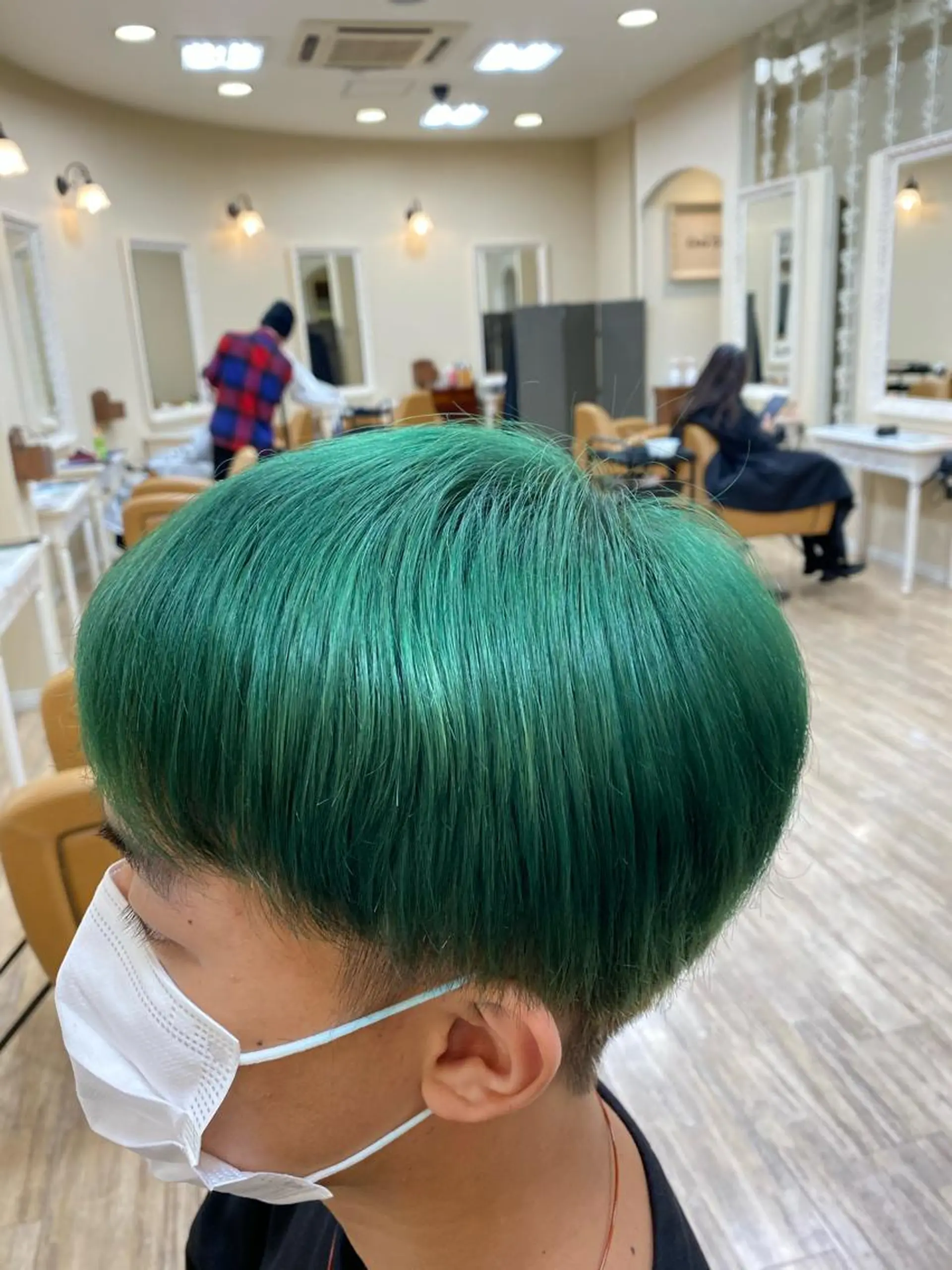 カラー SALOWIN栄 高須大貴のヘアスタイル