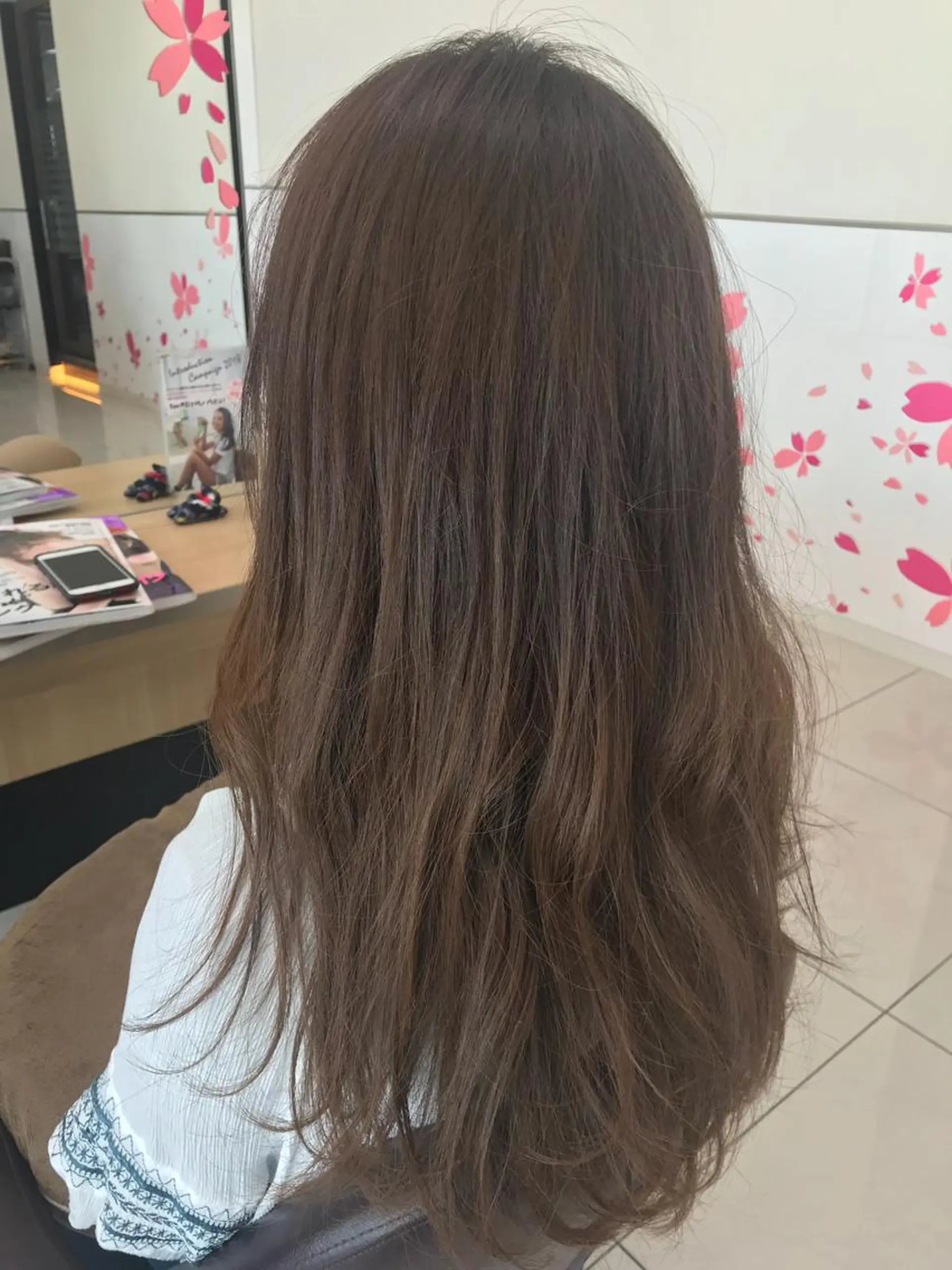 セミロング カット ヘアカラー 縮毛矯正 トリートメント 髪質改善縮毛矯正/暖 色カラー/ウエダカナのヘアスタイル