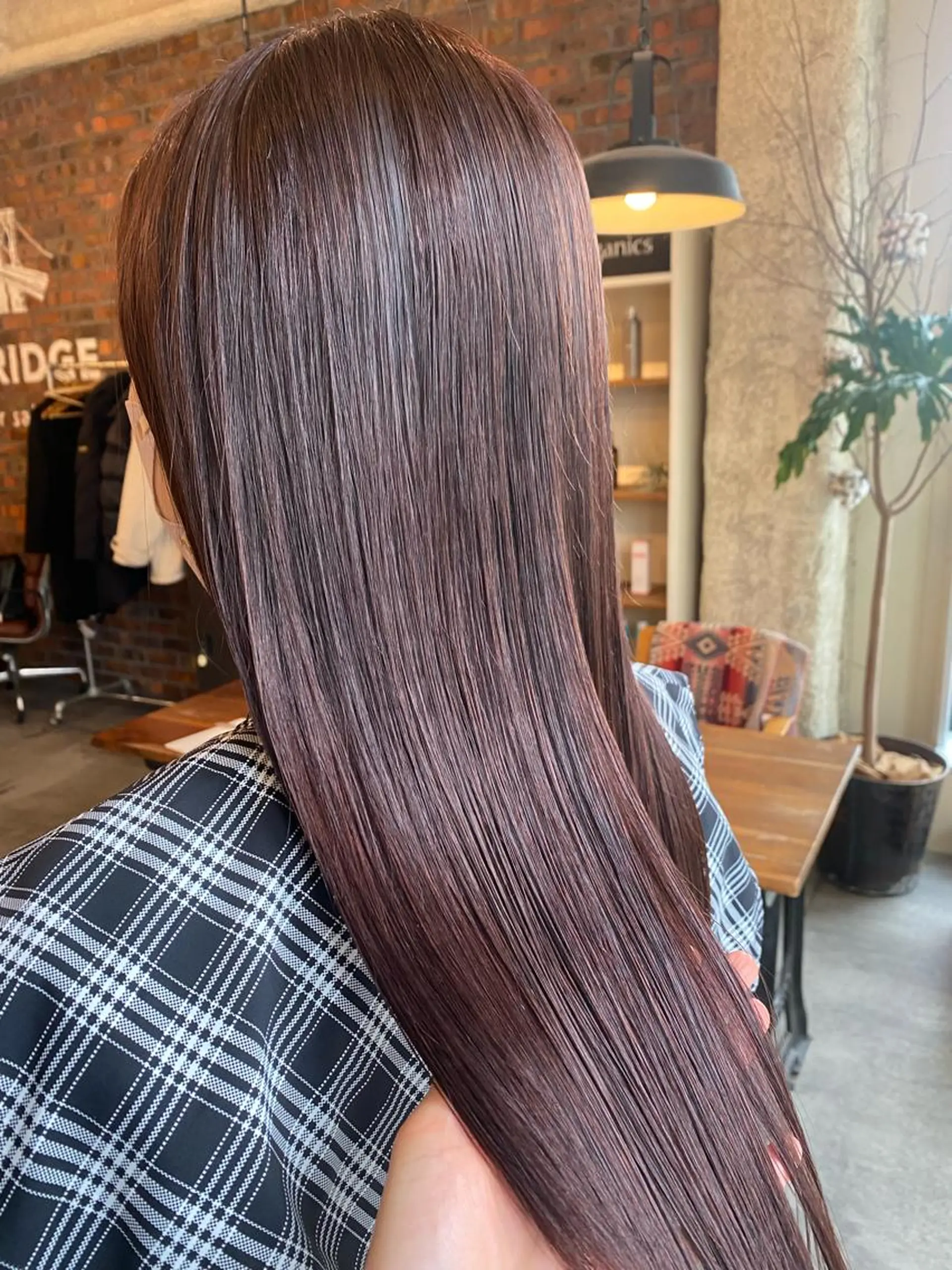 セミロング カラー ブラウンカラー ピンクカラー ピンクブラウン ヘアカラー the BRIDGE 加藤みのりのヘアスタイル