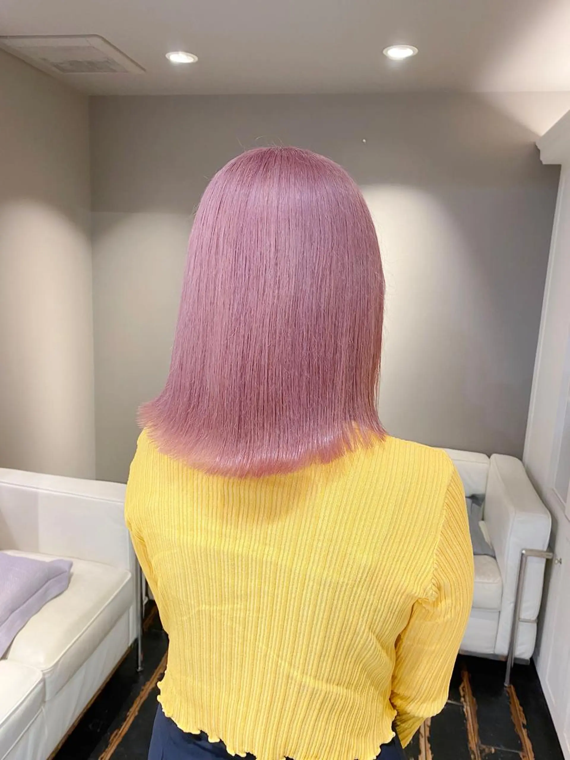 ミディアム カラー 切りっぱなしボブ レイヤー/縮毛矯正のヘアスタイル