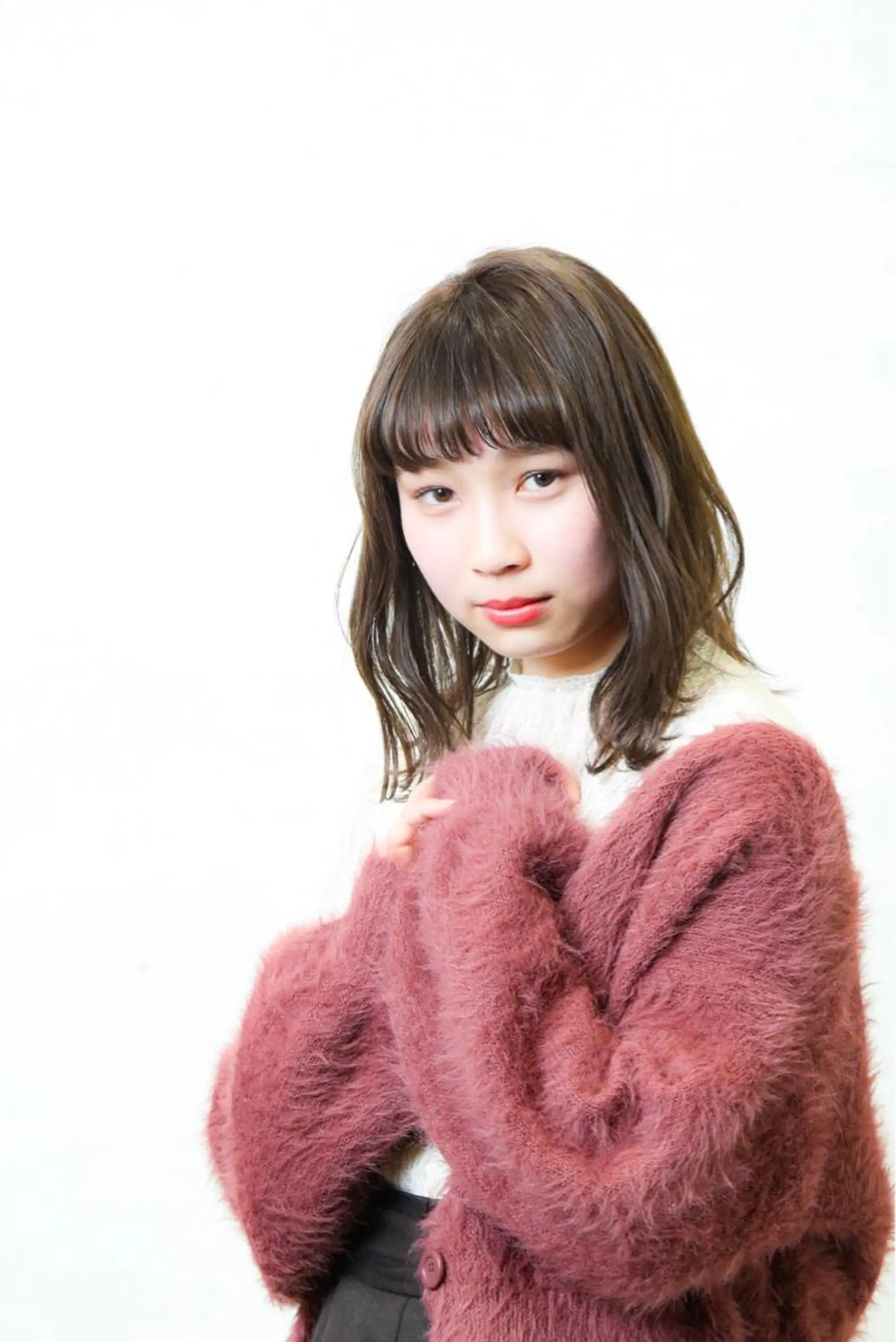 セミロング カラー TAI透明カラー 柔らかい縮毛矯正のヘアスタイル