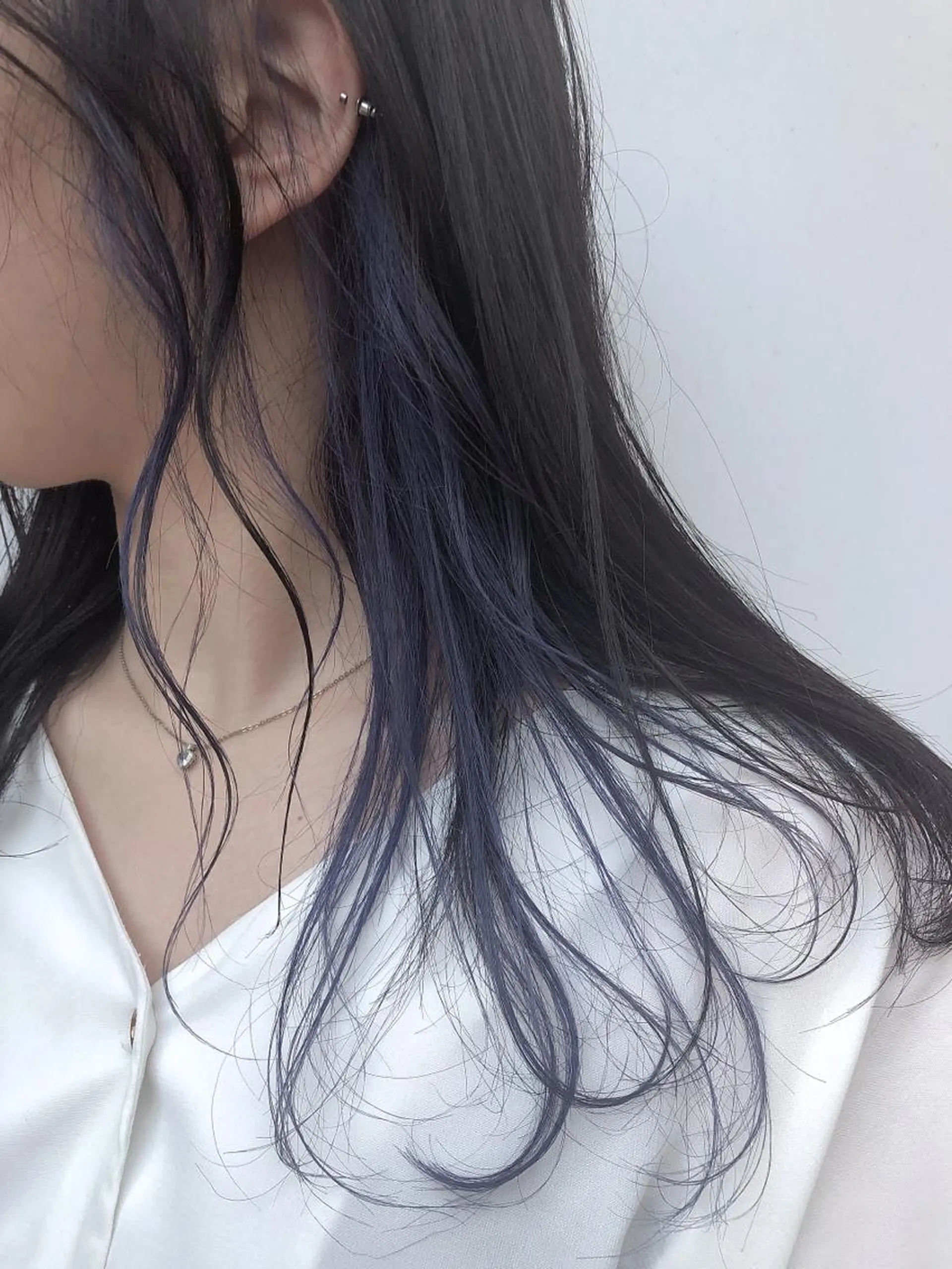 セミロング カラー ブルーカラー 古屋 花織のヘアスタイル