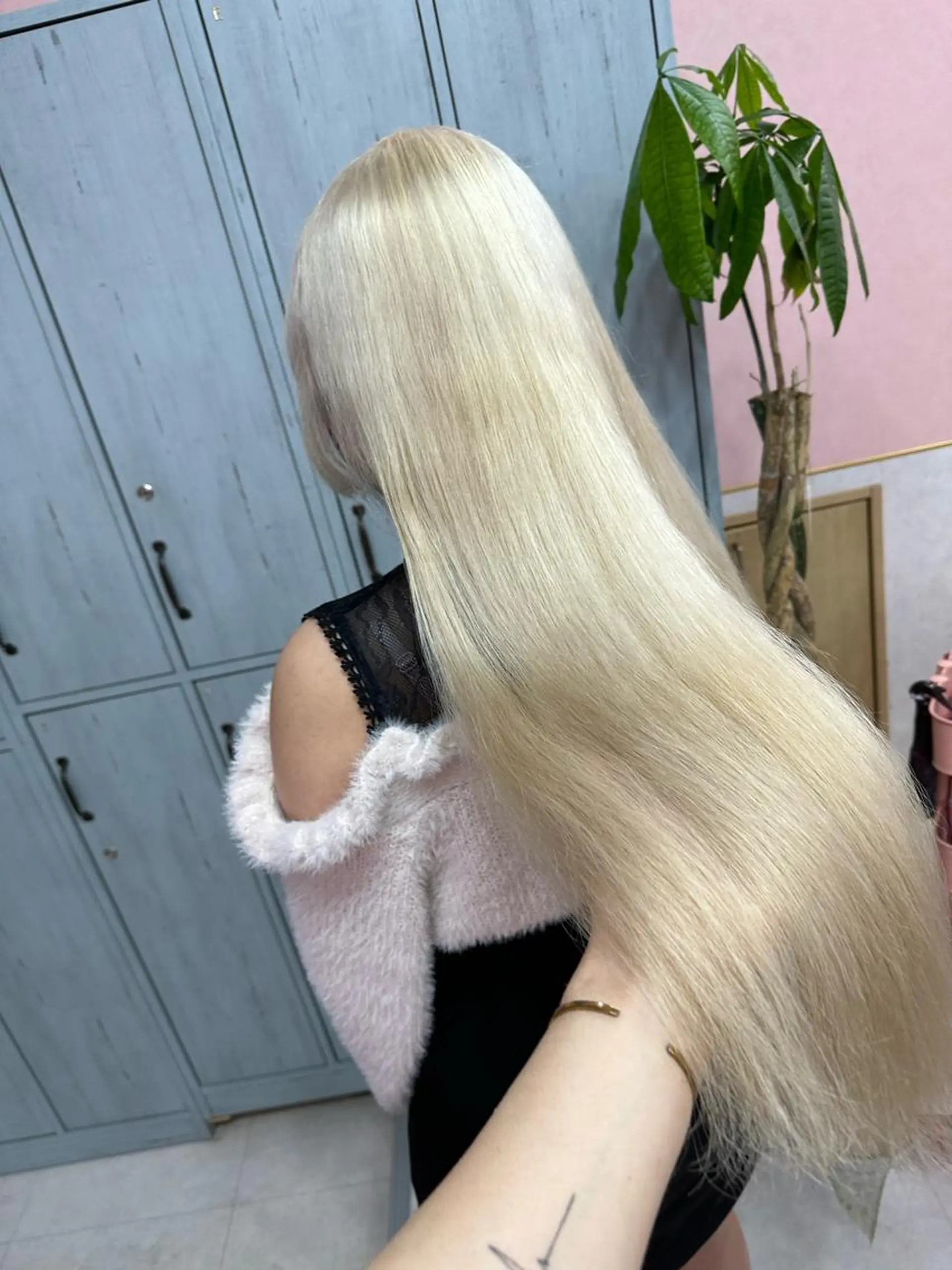 ロング アッシュ アッシュグレー アッシュグレージュ ミストバング ピンクブラウン ✨色落ちまで可愛い✨ MANATO🎨🌈のヘアスタイル