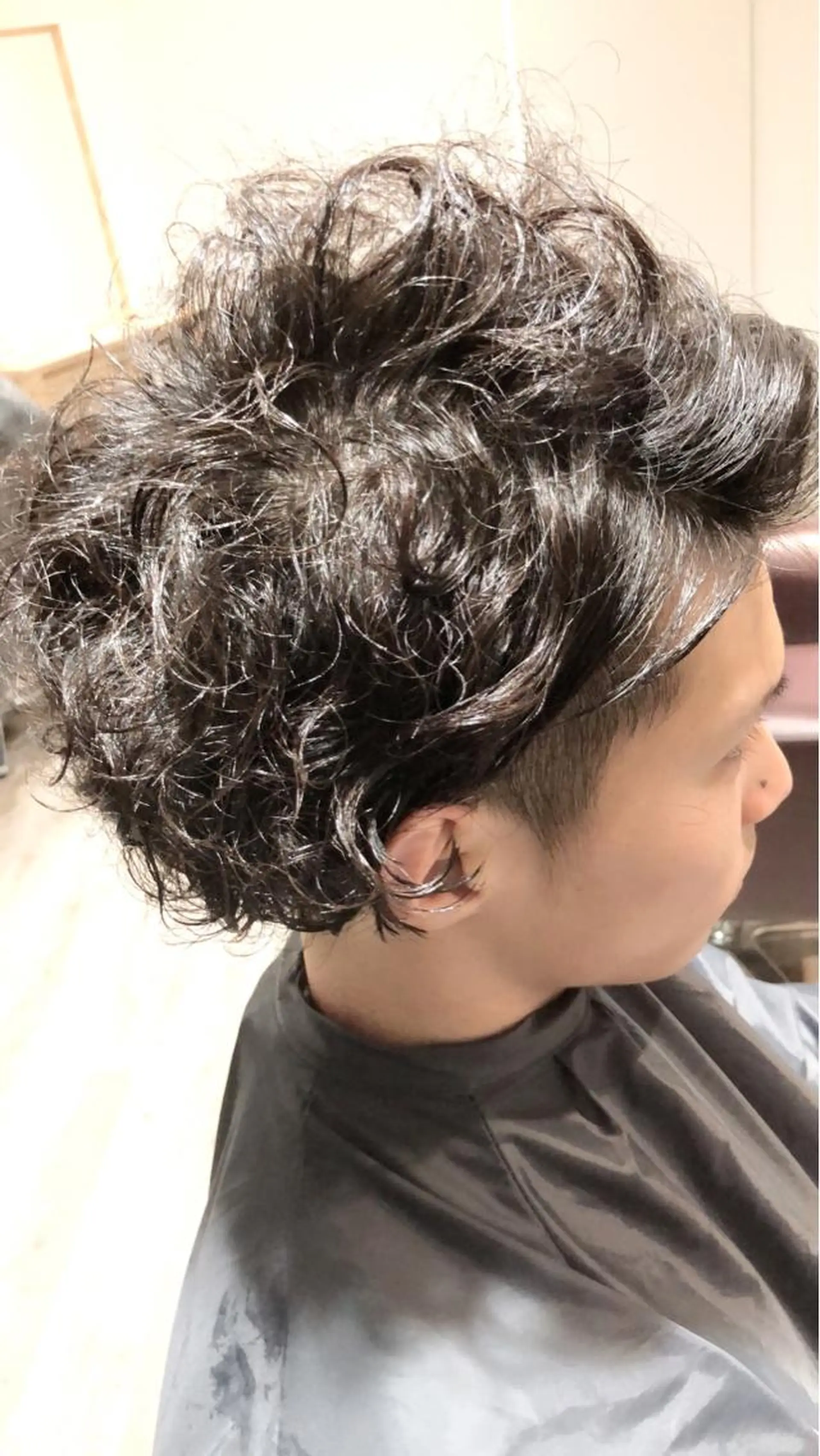 ショート パーマ メンズ レイヤー/ウルフ ハイトーンhiroのヘアスタイル